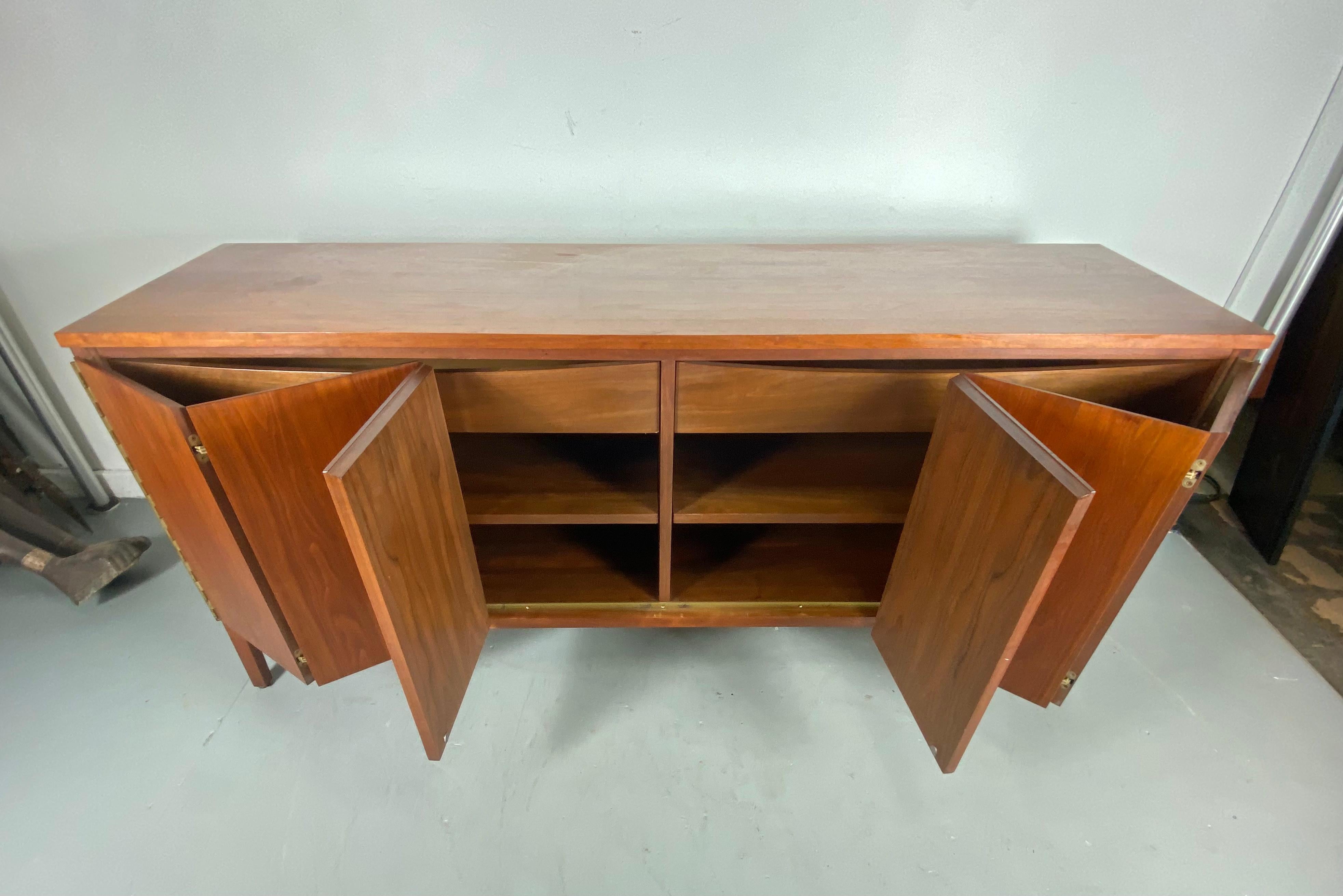 Mid-Century Modern Paul McCobb for Calvin Sideboard, Server, Credenza with Dual Tri-Fold Doors