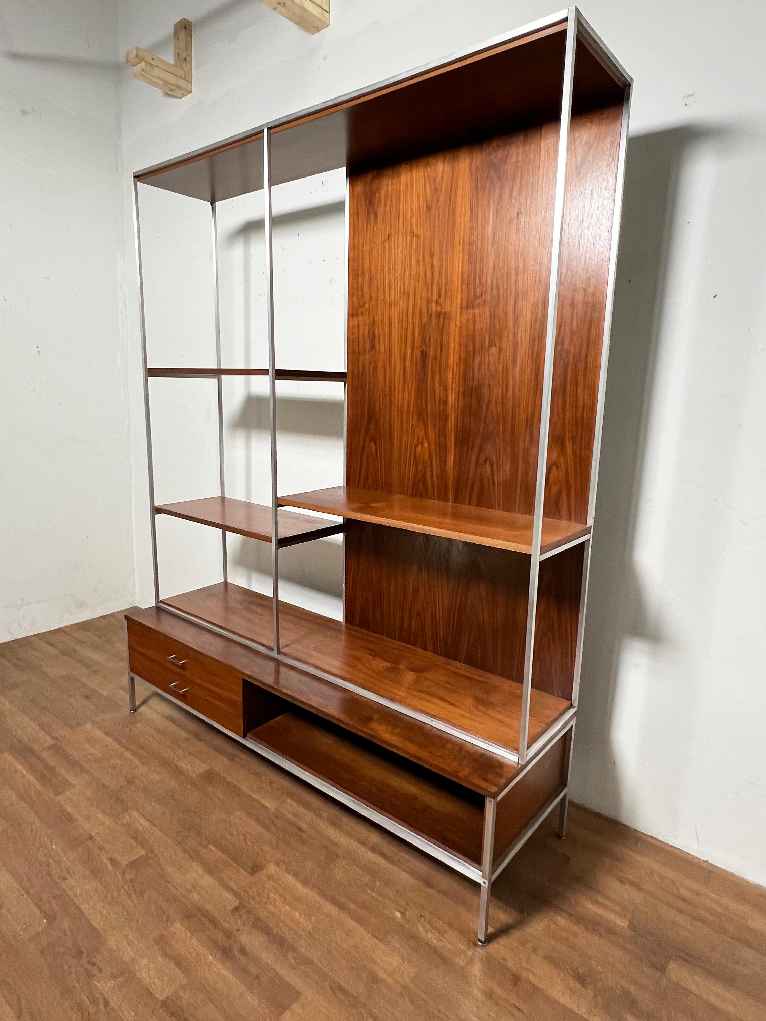 Mid-Century Modern Paul McCobb pour Calvin Etagere / Room Divider deux pièces Circa 1960s en vente