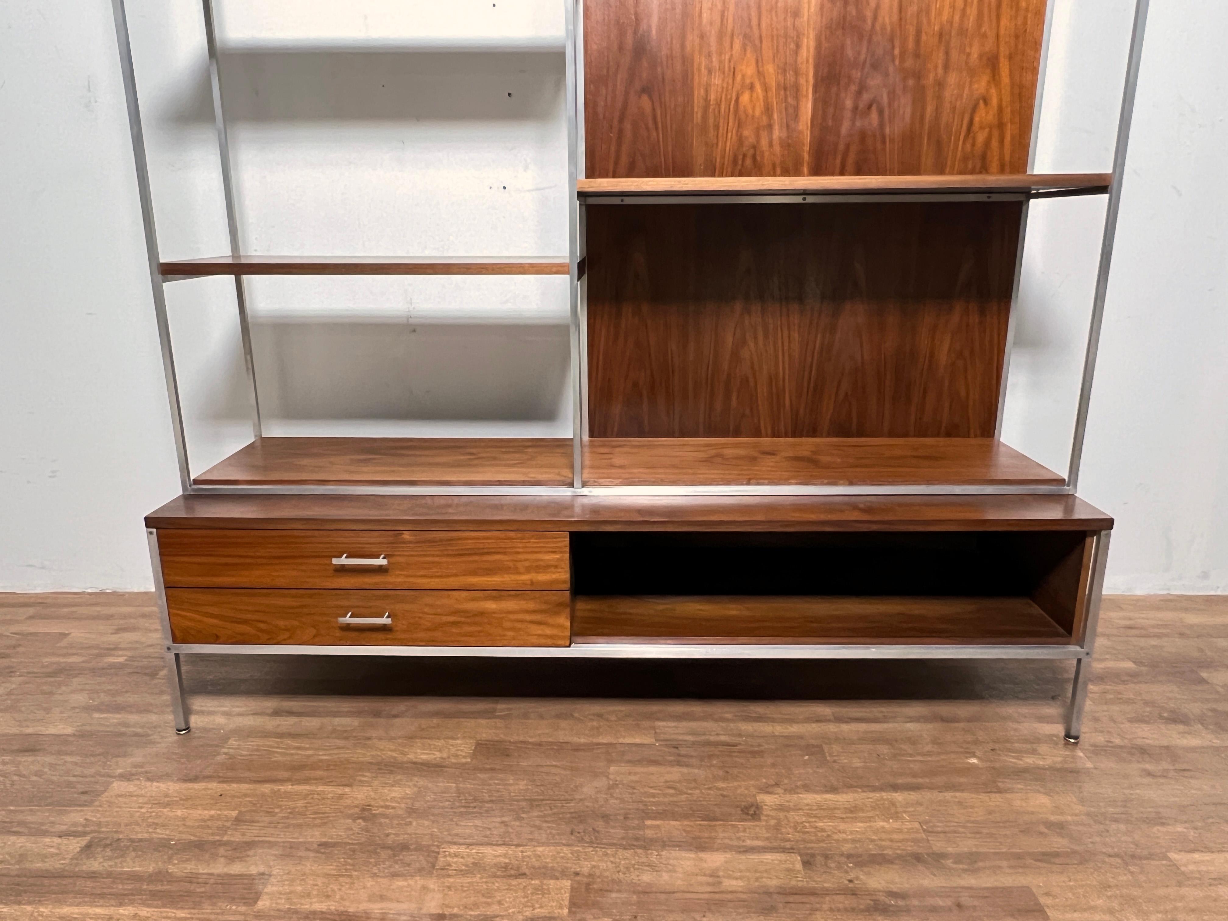 Milieu du XXe siècle Paul McCobb pour Calvin Etagere / Room Divider deux pièces Circa 1960s en vente