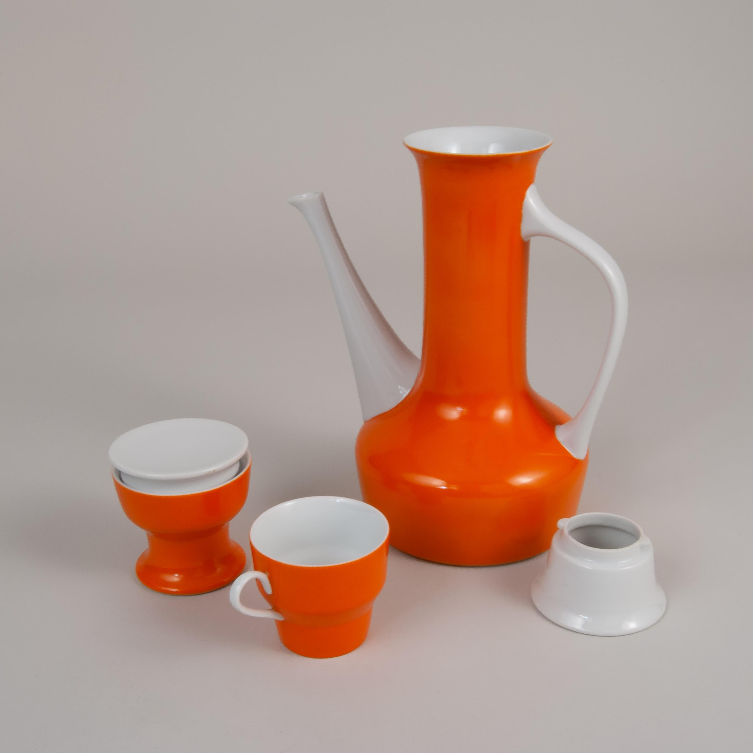 Japanese Paul McCobb for Contempi, Japan 38 Piece Ceramic Coffee Set in Orange and White For Sale