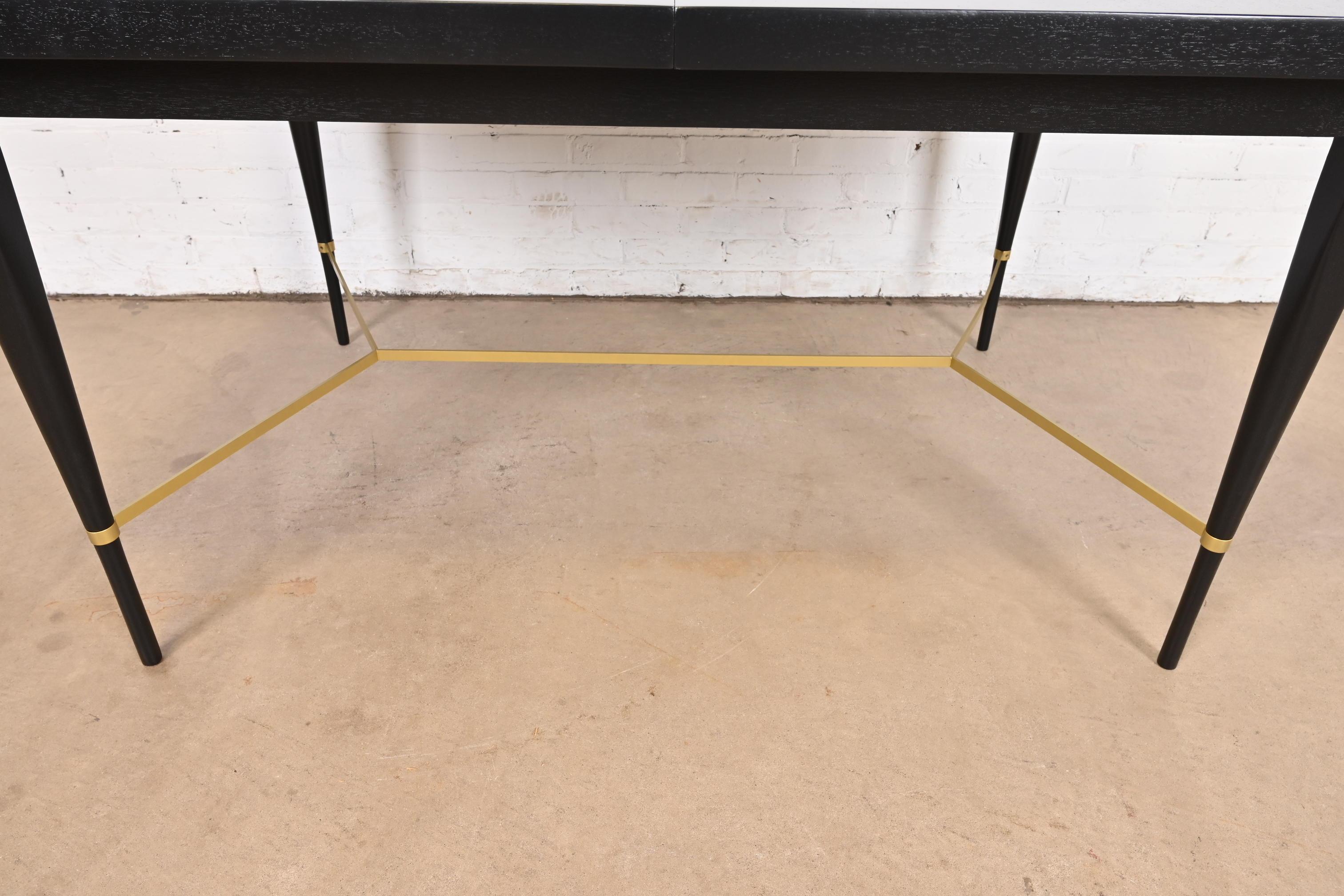 Paul McCobb pour Directional Table de salle à manger à rallonge en laque noire et laiton en vente 3
