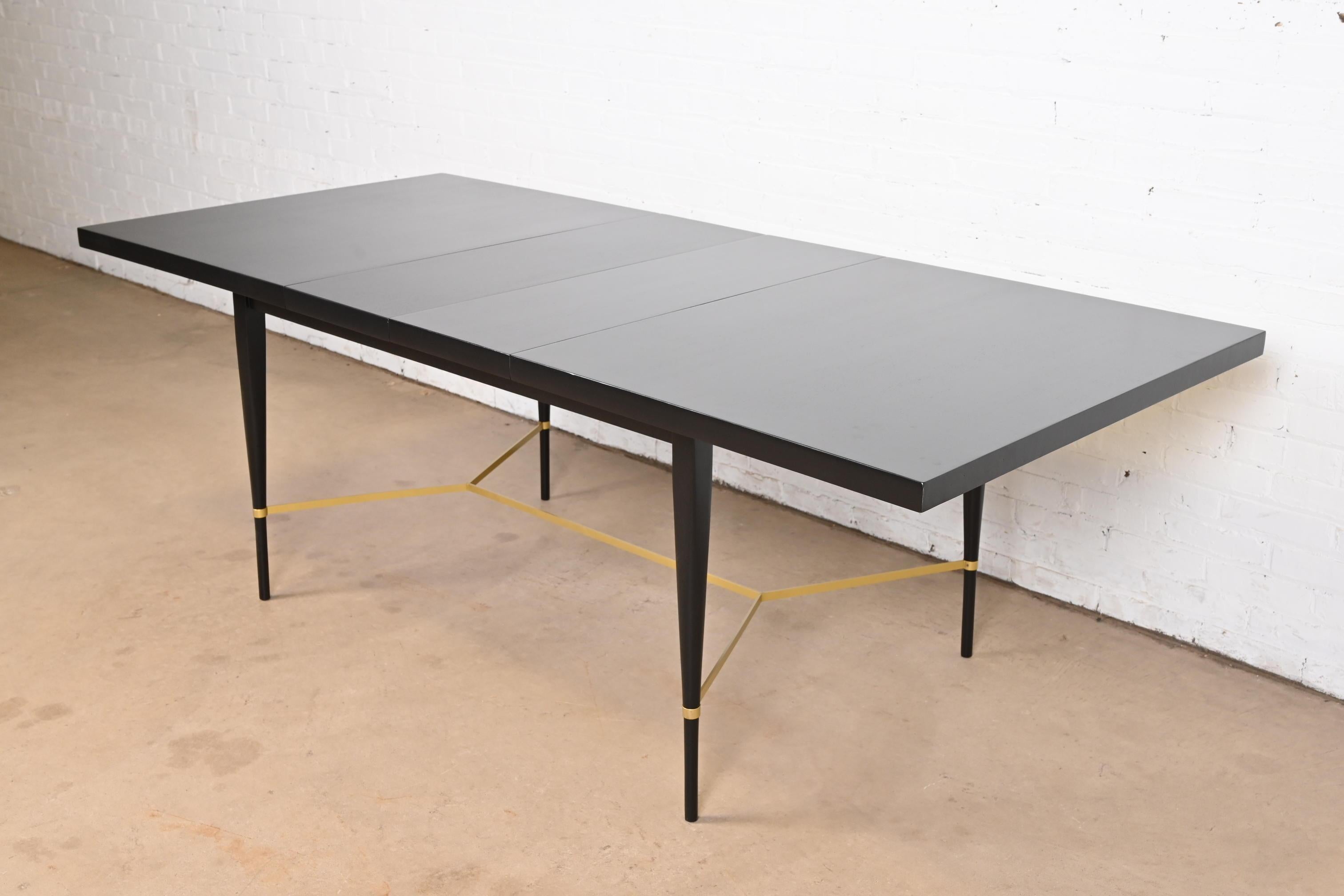 Mid-Century Modern Paul McCobb pour Directional Table de salle à manger à rallonge en laque noire et laiton en vente