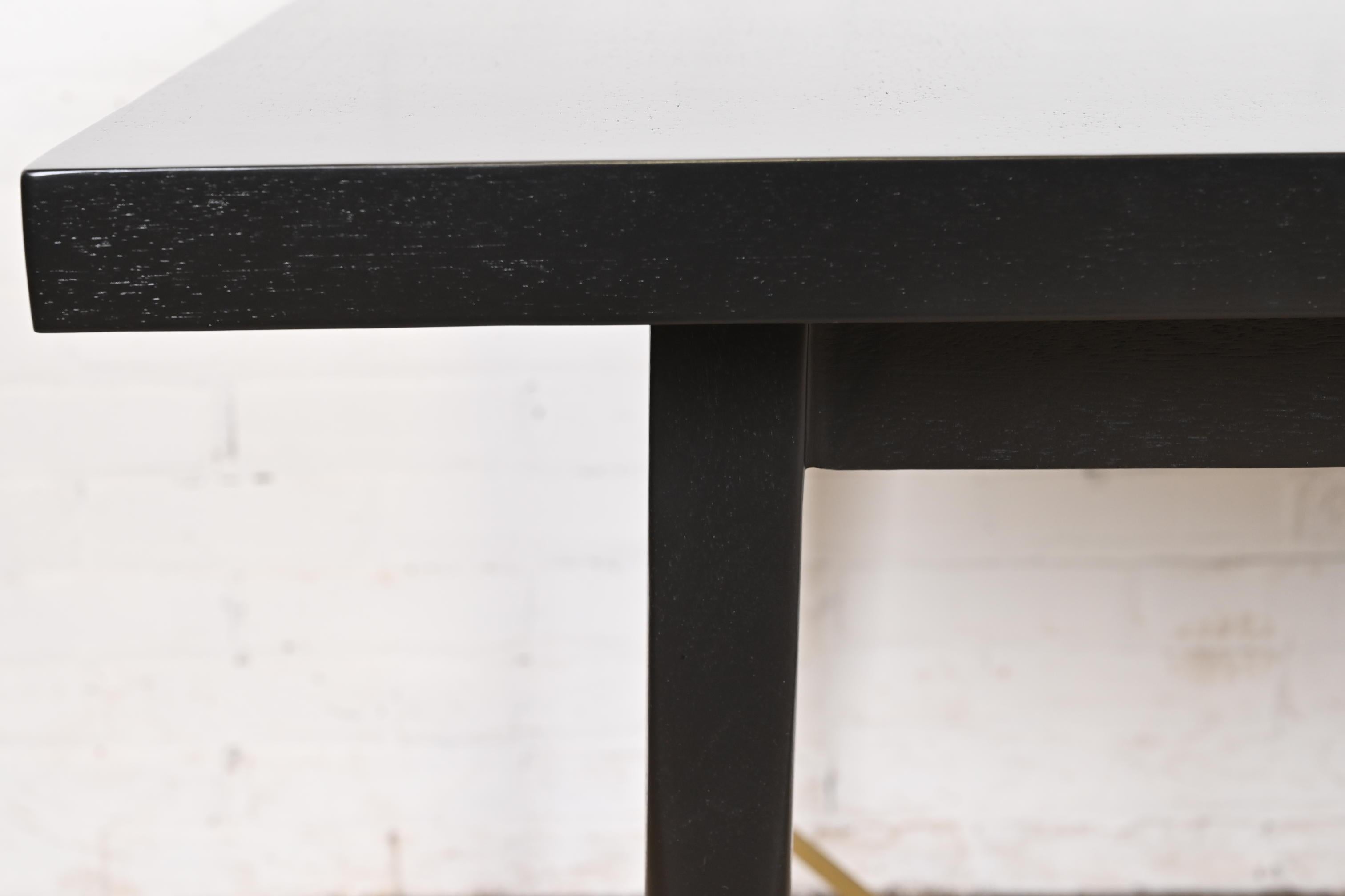 Paul McCobb pour Directional Table de salle à manger à rallonge en laque noire et laiton en vente 2