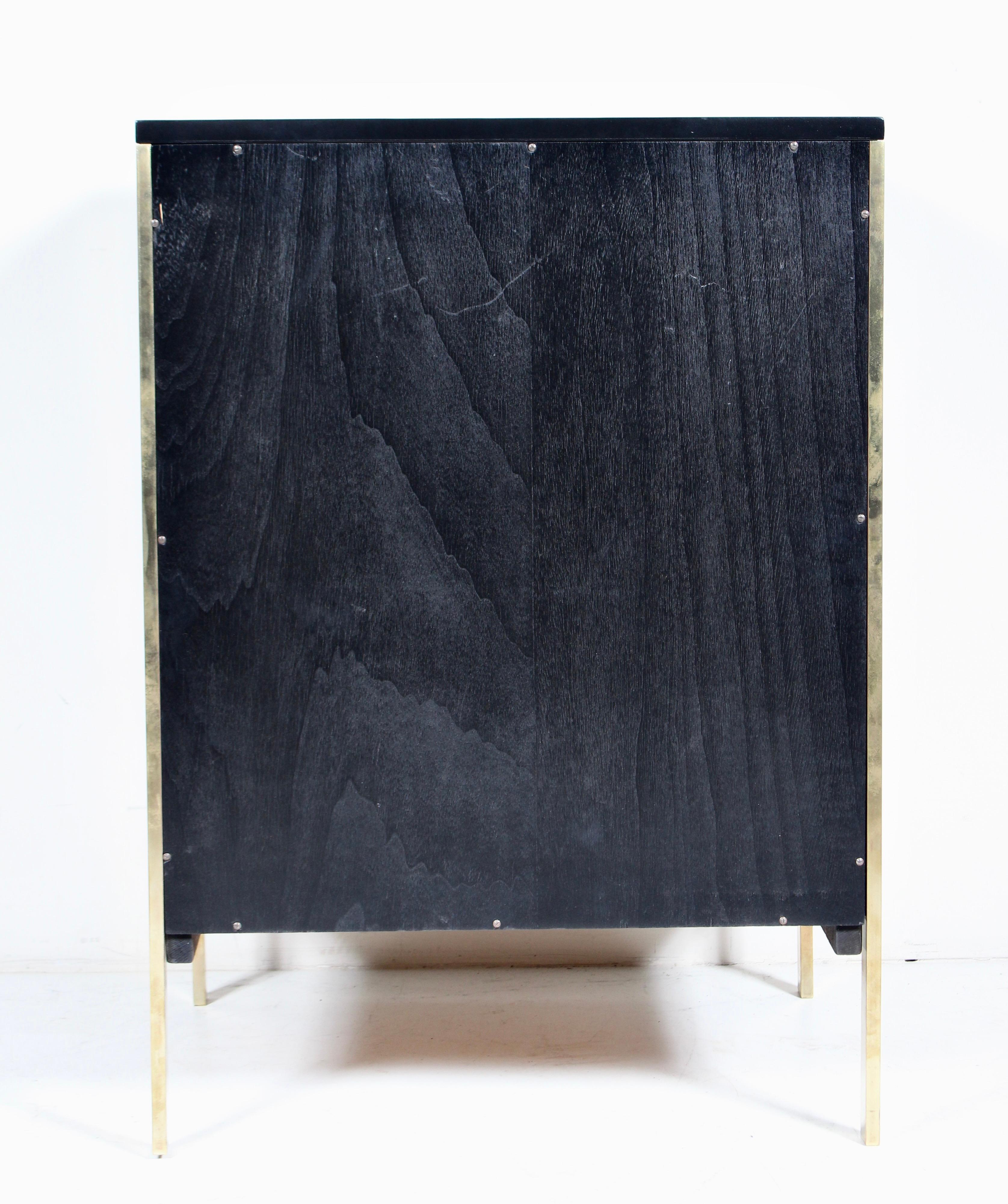 Paul McCobb per Directional Armadio a due ante nero con gambe in ottone in vendita 7