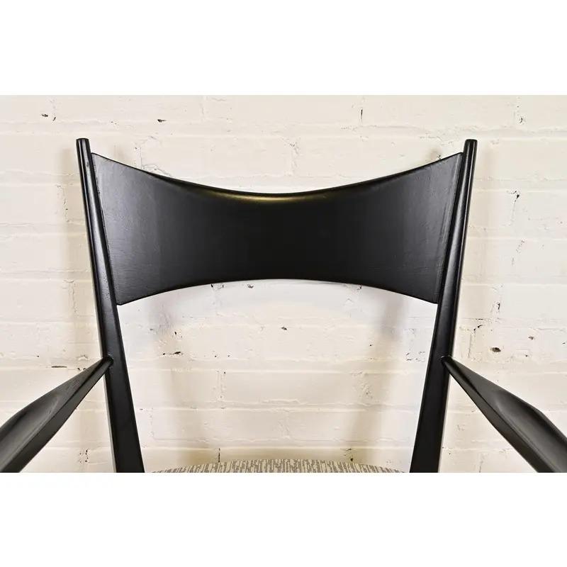 Paul McCobb für Directional Bow Tie Armchairs oder Dining Captain Chairs, Paar (Polster) im Angebot