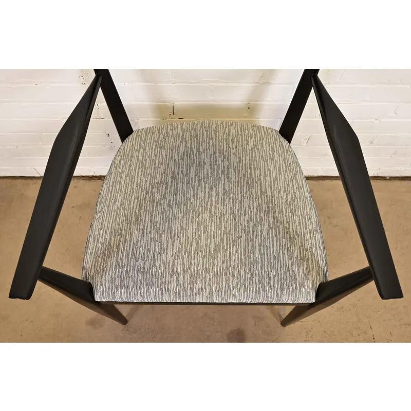 Paul McCobb für Directional Bow Tie Armchairs oder Dining Captain Chairs, Paar im Angebot 1