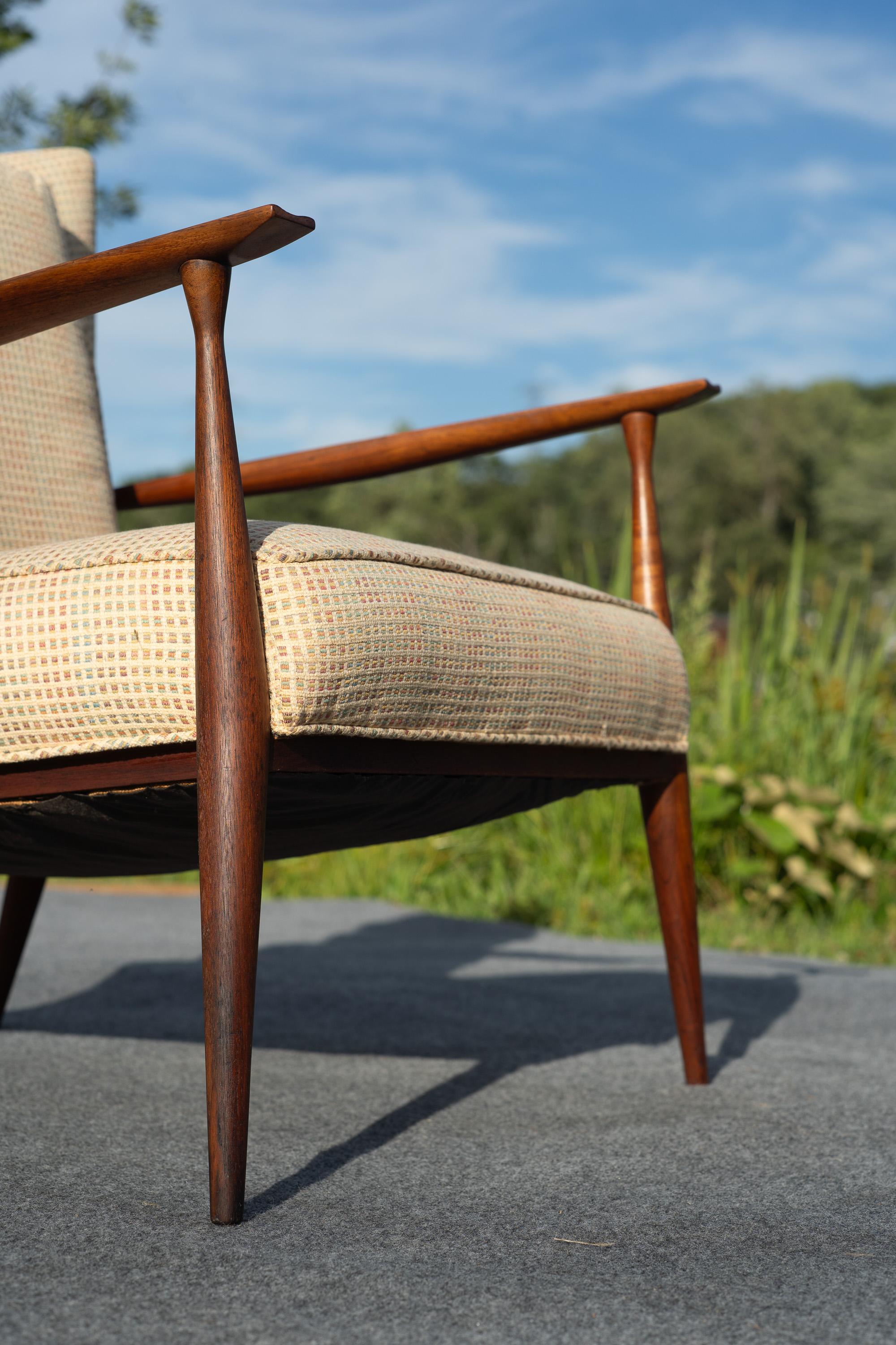 Paul McCobb for Directional Model 1321 Lounge Chair in Walnut & Light Upholstery For Sale 3
