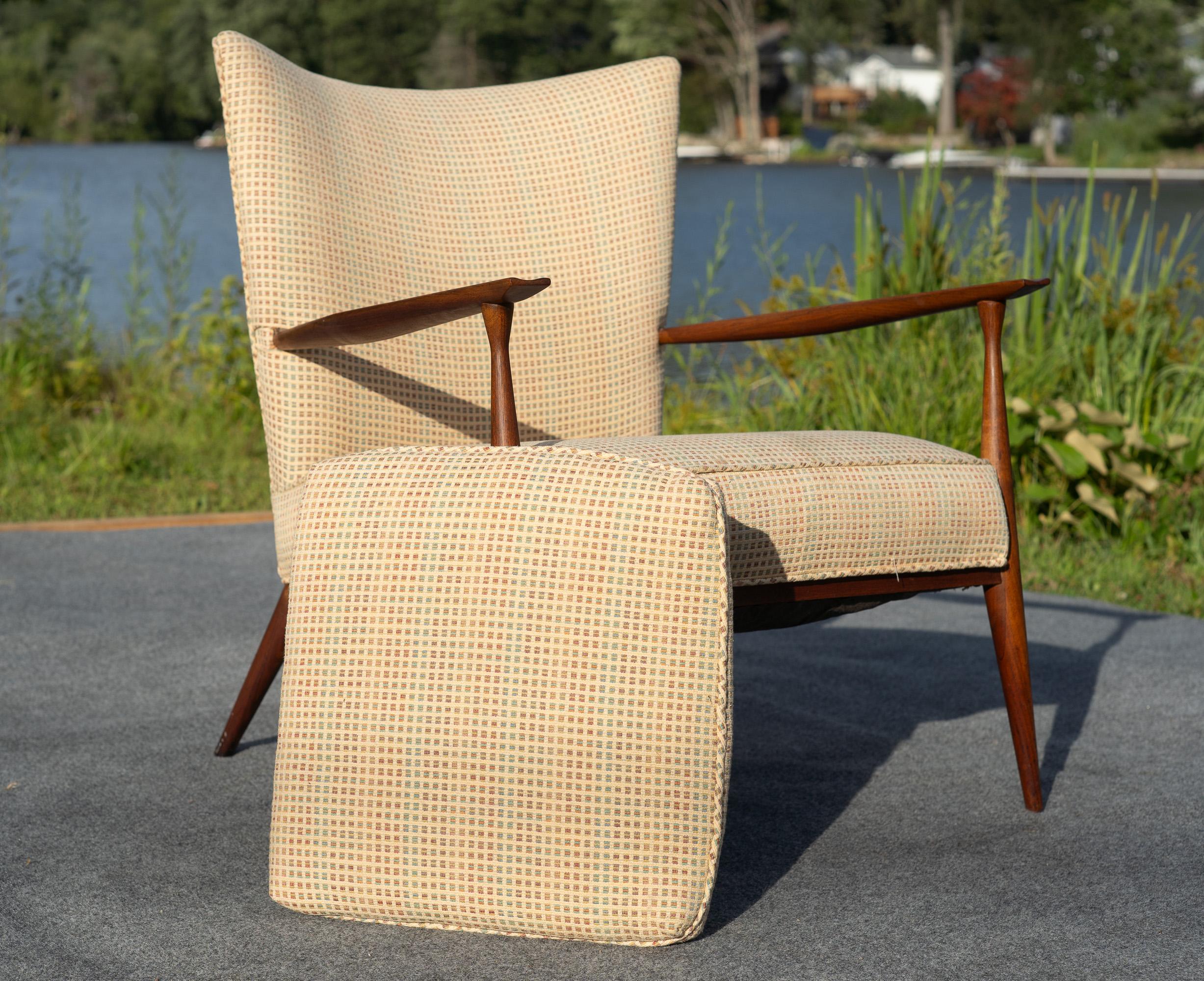Paul McCobb for Directional Model 1321 Lounge Chair in Walnut & Light Upholstery For Sale 7