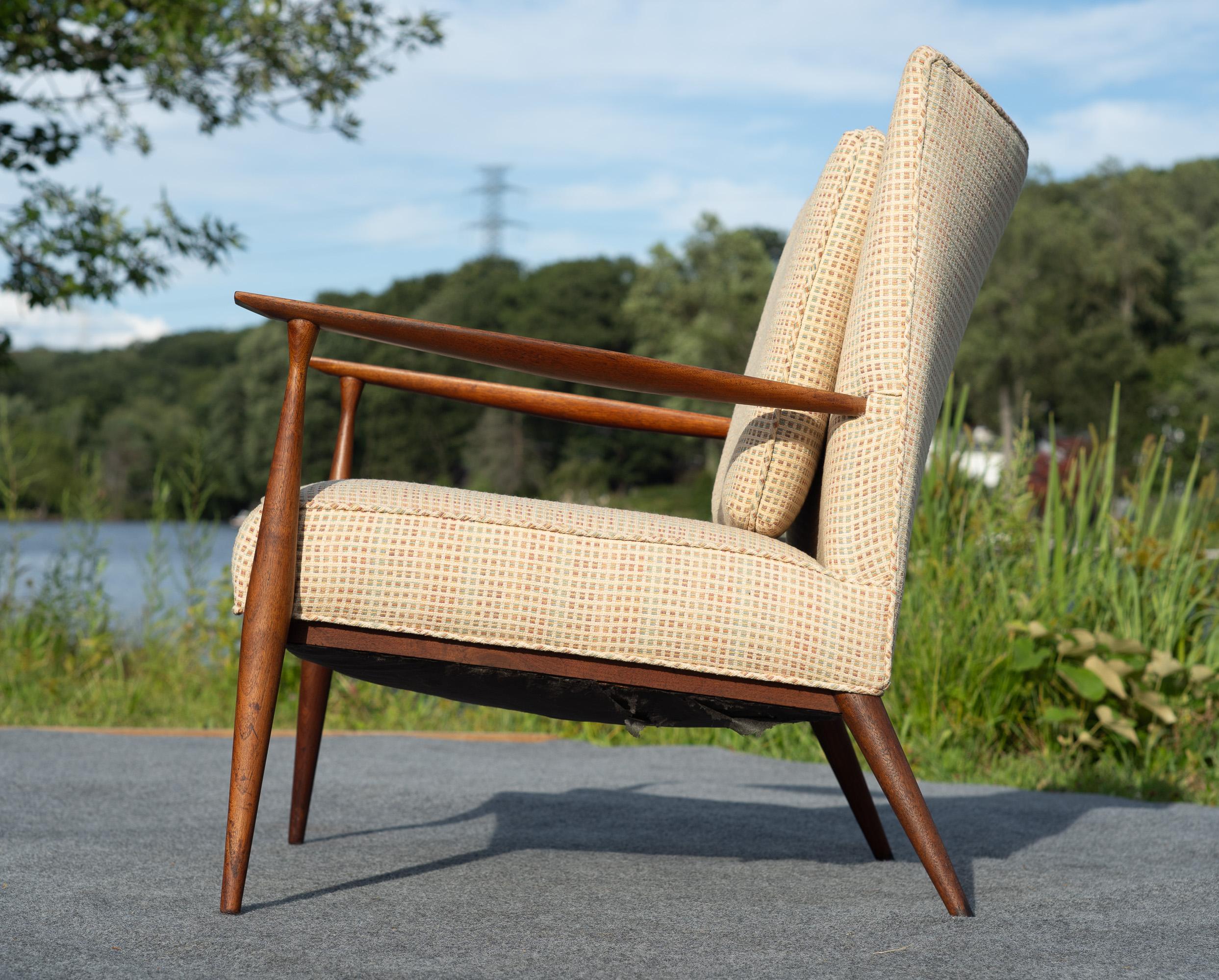 Paul McCobb for Directional Model 1321 Lounge Chair in Walnut & Light Upholstery In Good Condition For Sale In Philadelphia, PA