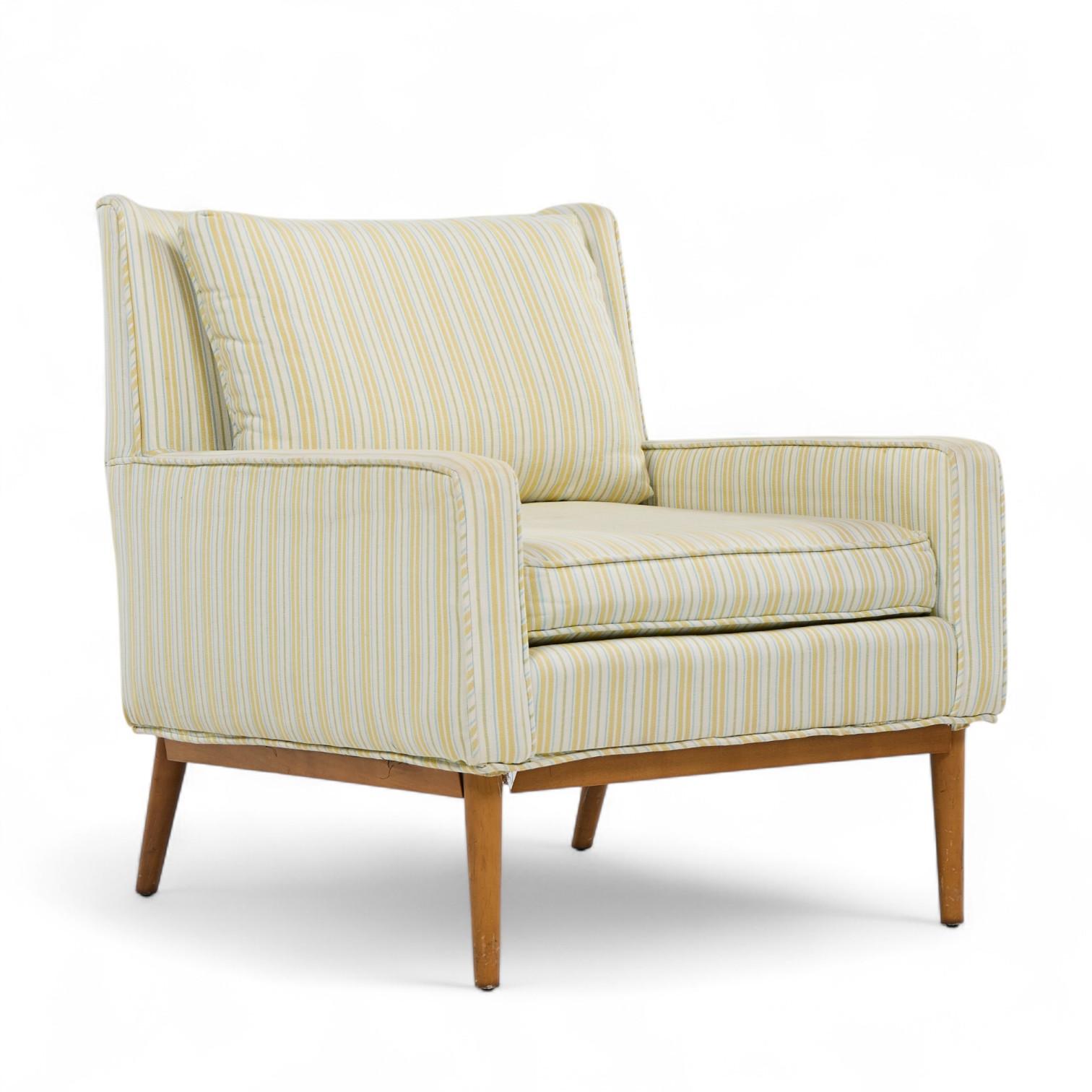 Paul McCobb para Directional Modelo 302 Sillas de salón de nogal de mediados de siglo - Pareja Estadounidense en venta