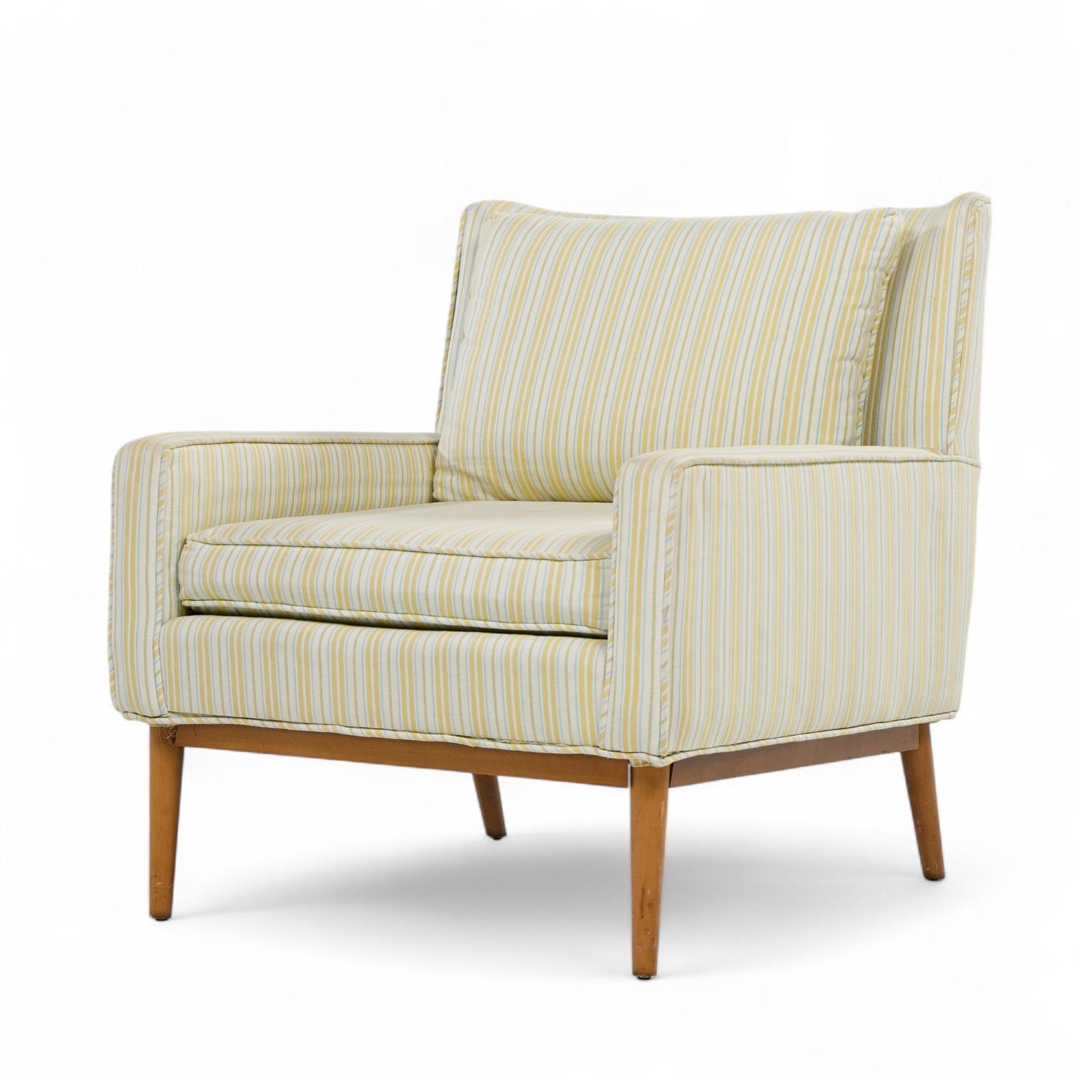 Paul McCobb para Directional Modelo 302 Sillas de salón de nogal de mediados de siglo - Pareja siglo XX en venta