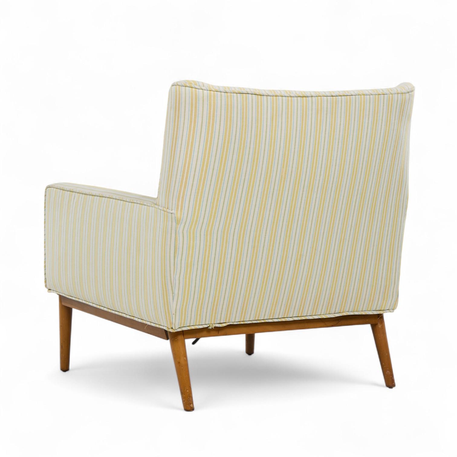 Paul McCobb para Directional Modelo 302 Sillas de salón de nogal de mediados de siglo - Pareja en venta 1