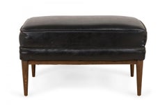 Paul McCobb für Directional Rechteckiger Ottoman aus schwarzem Vinyl und Nussbaumholz