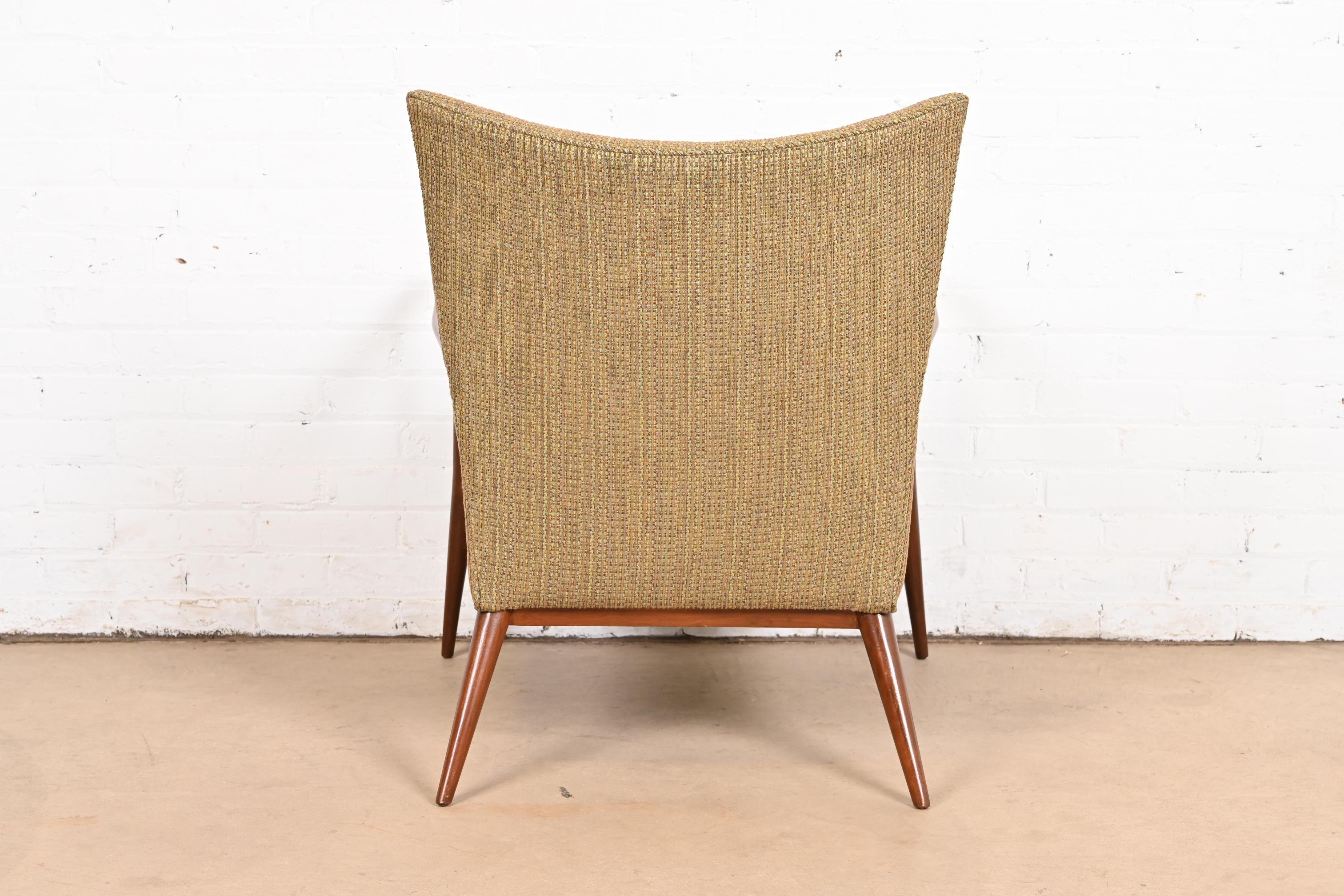 Paire de chaises longues en noyer sculpté et tapissées Paul McCobb for Directional en vente 3