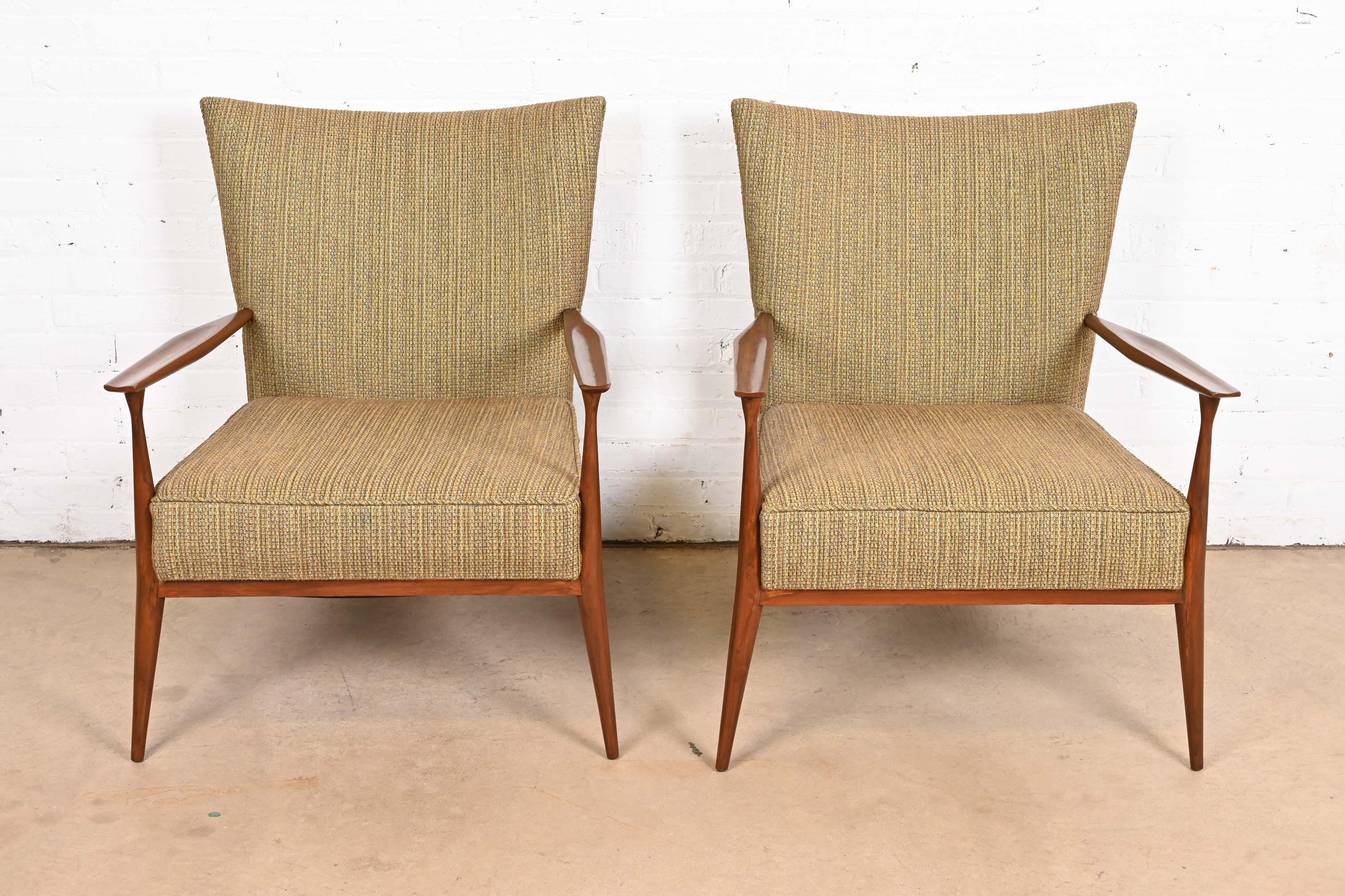 Paire de chaises longues en noyer sculpté et tapissées Paul McCobb for Directional Bon état - En vente à South Bend, IN