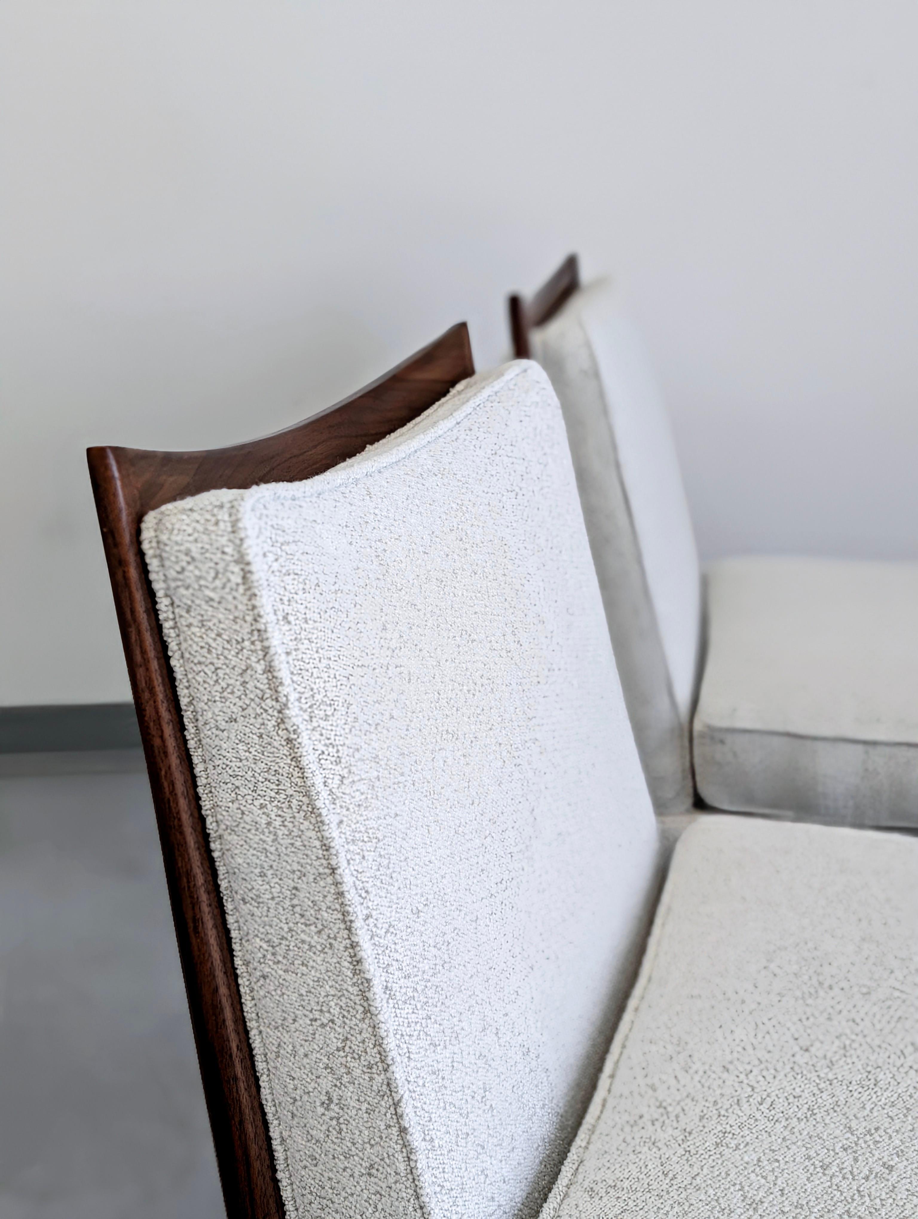 Paul McCobb per Directional Walnut Slipper Chairs In condizioni buone in vendita a Lynn, MA