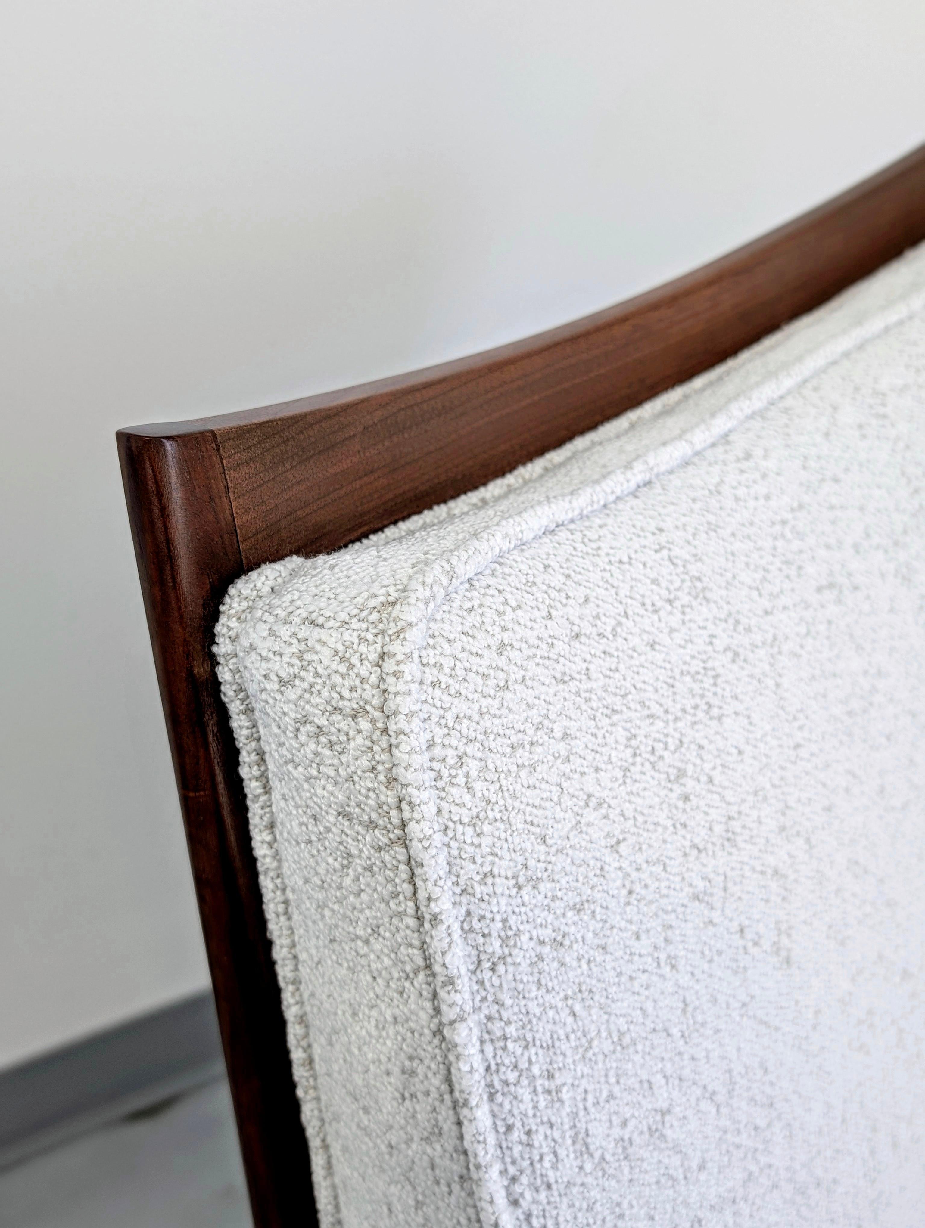 XX secolo Paul McCobb per Directional Walnut Slipper Chairs in vendita