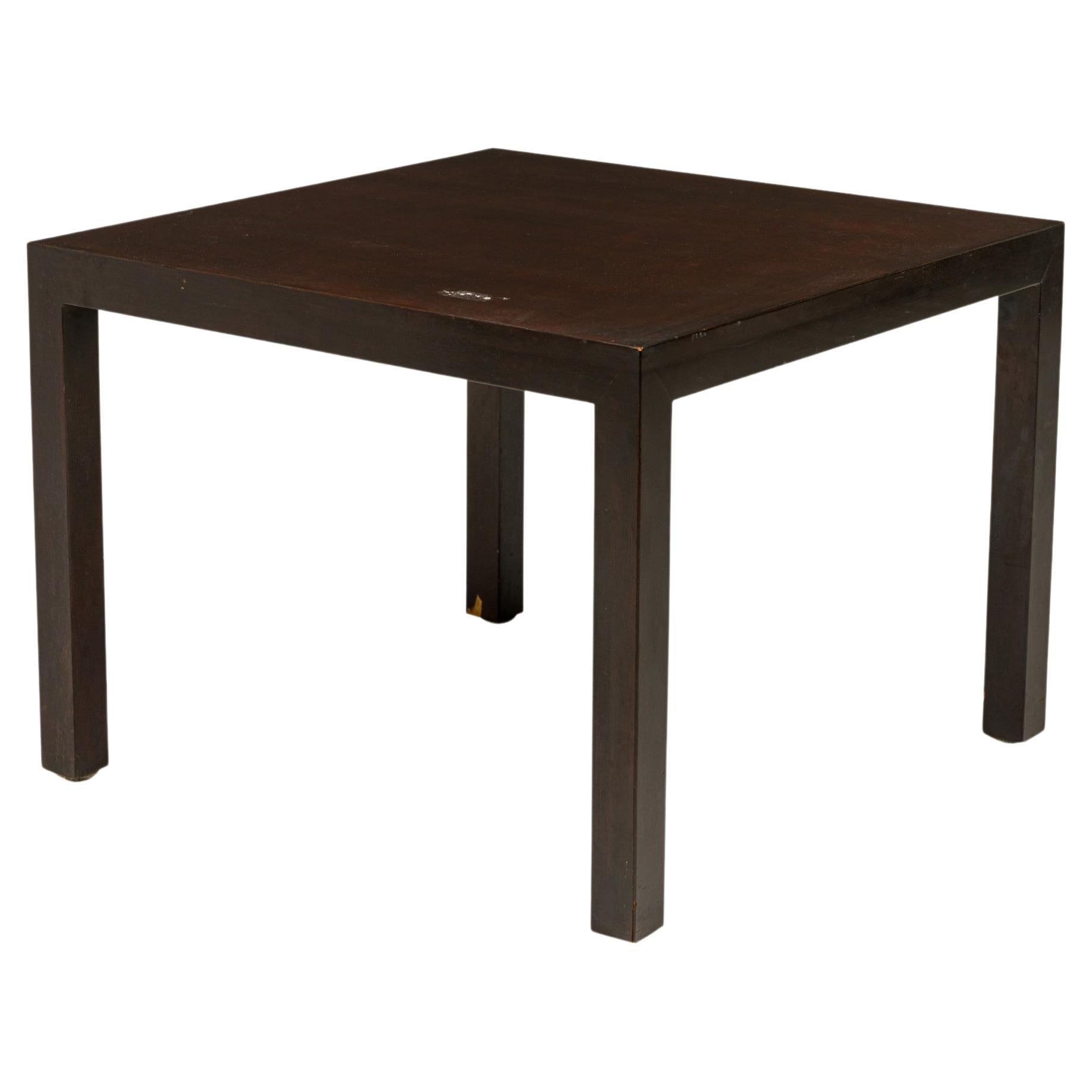 Paul McCobb table d'appoint en bois finition foncée de style Parsons pour Dunbar