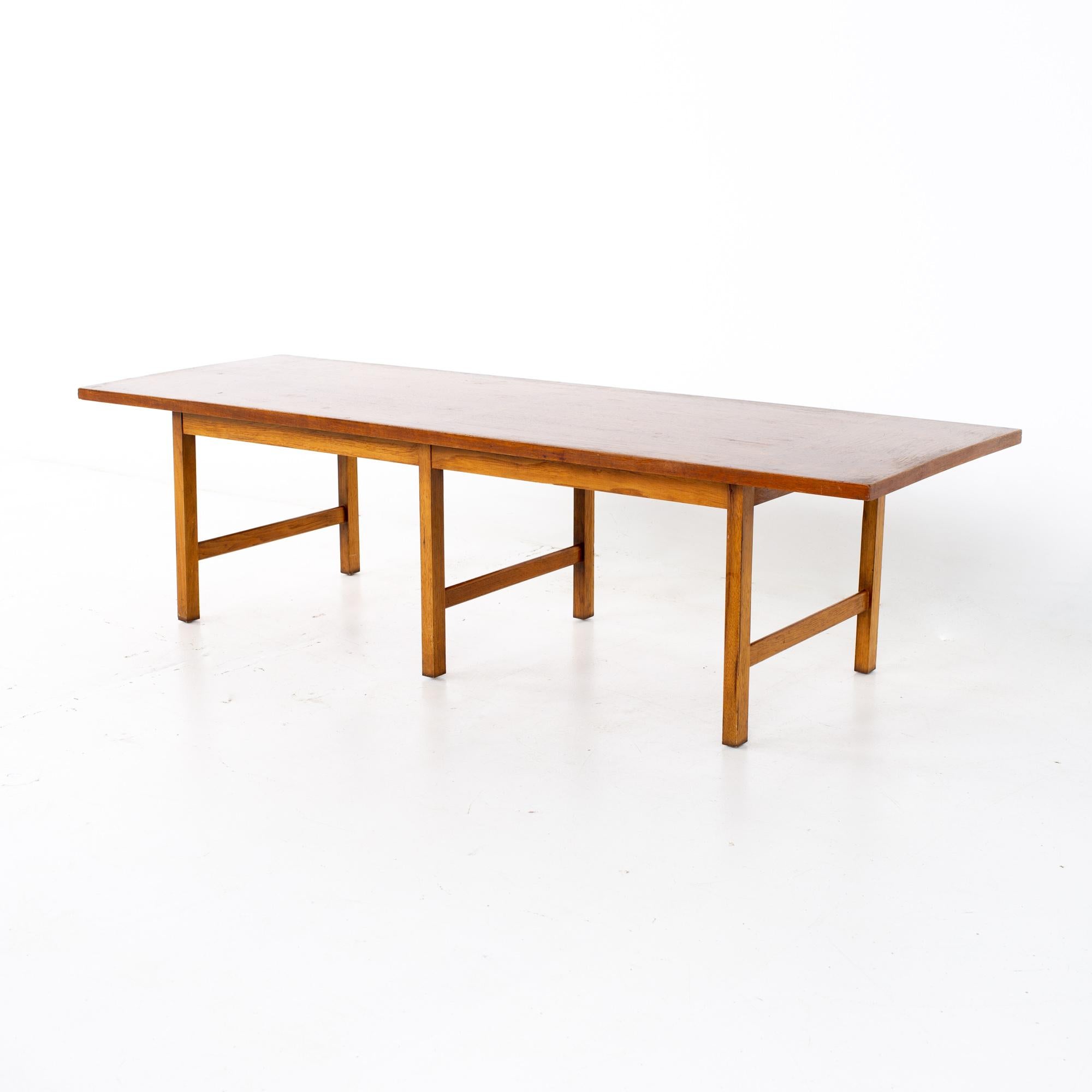 Mid-Century Modern Paul McCobb for Lane Delineator Mid Century Walnut Coffee Table For Sale