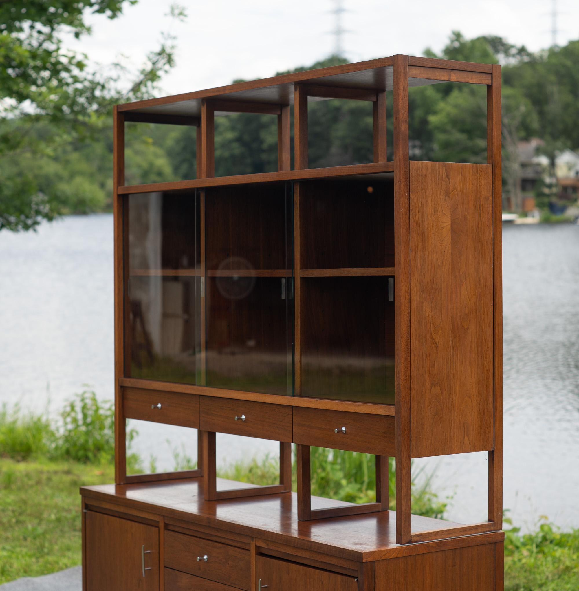 Paul McCobb for Lane Delineator Walnut & Rosewood Cabinet & Bookshelf 271-62/63 For Sale 7