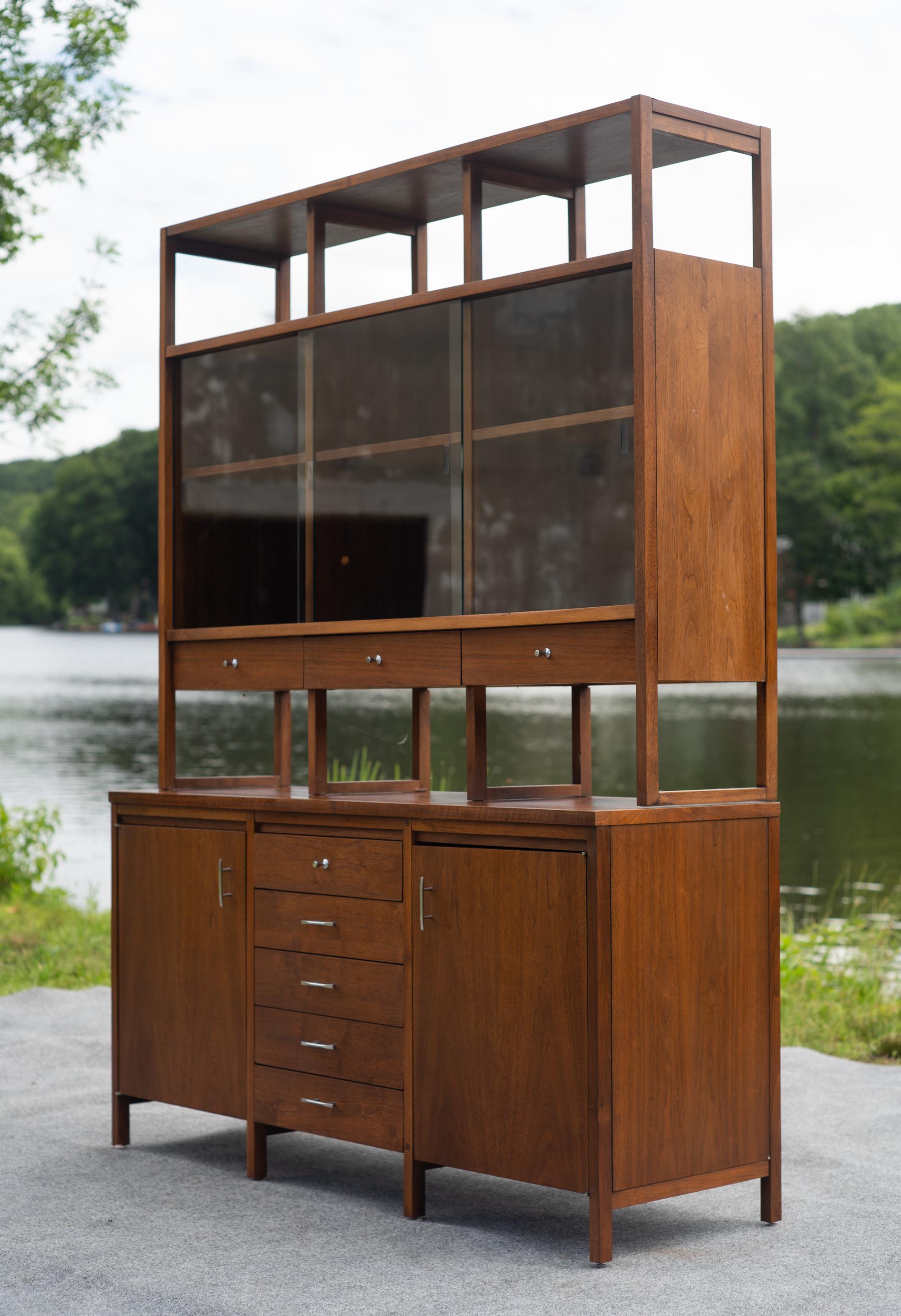 Mid-Century Modern Paul McCobb for Lane Delineator Walnut & Rosewood Cabinet & Bookshelf 271-62/63 For Sale