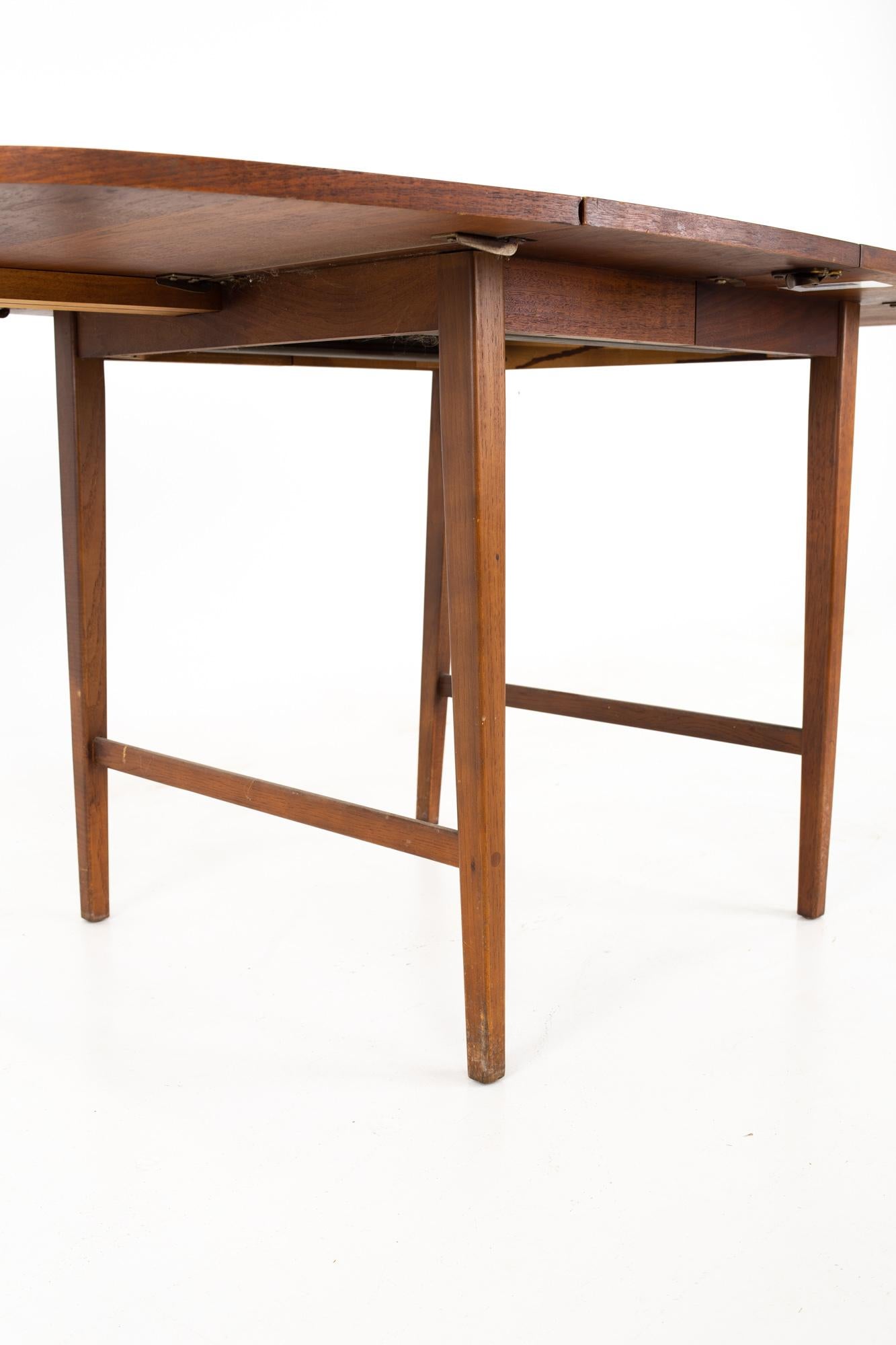 Paul McCobb for Lane Mid Century Walnut Drop-Leaf Dining Table For Sale 4