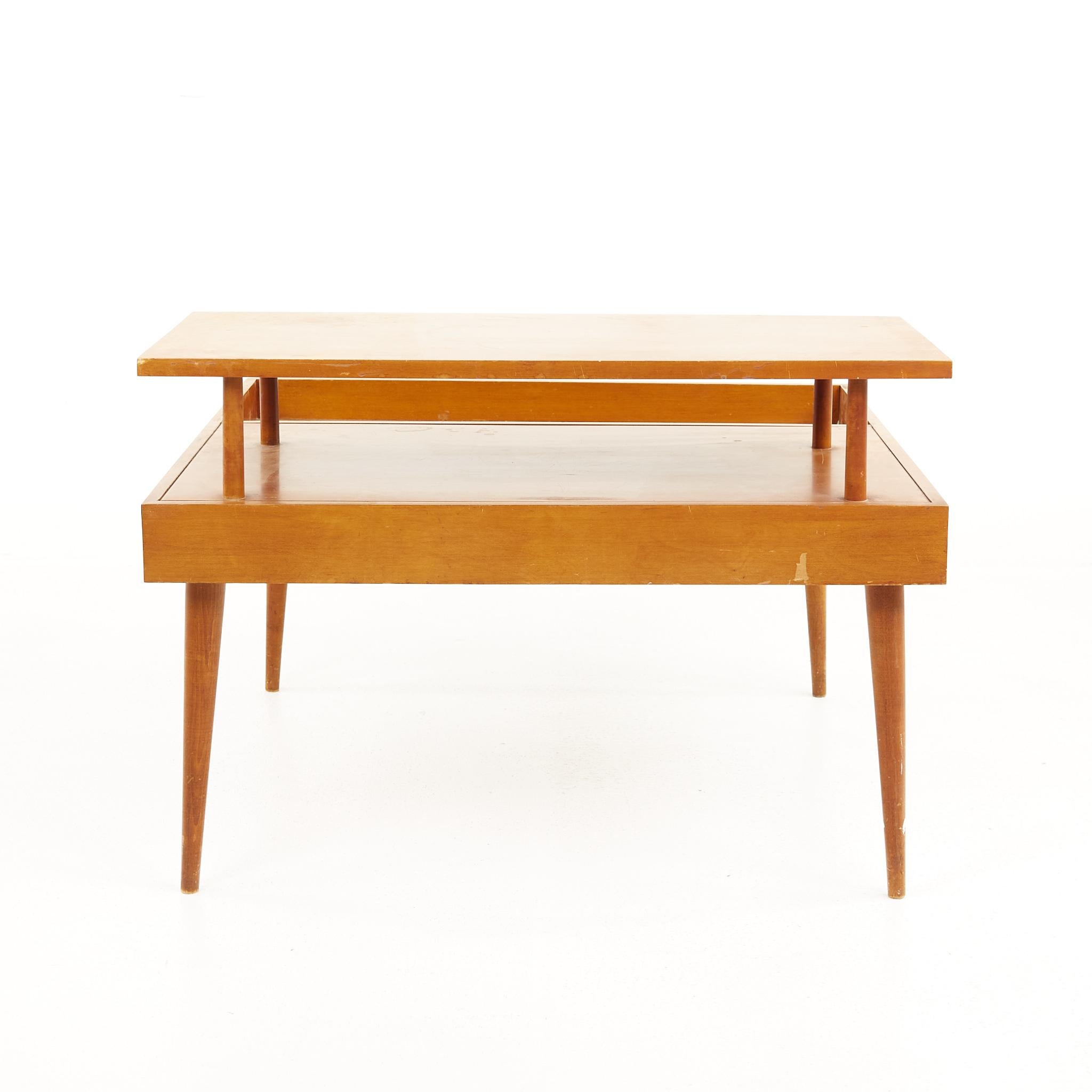 Late 20th Century Paul McCobb for Planner Group Mid Century 2 Tier Corner Table For Sale
