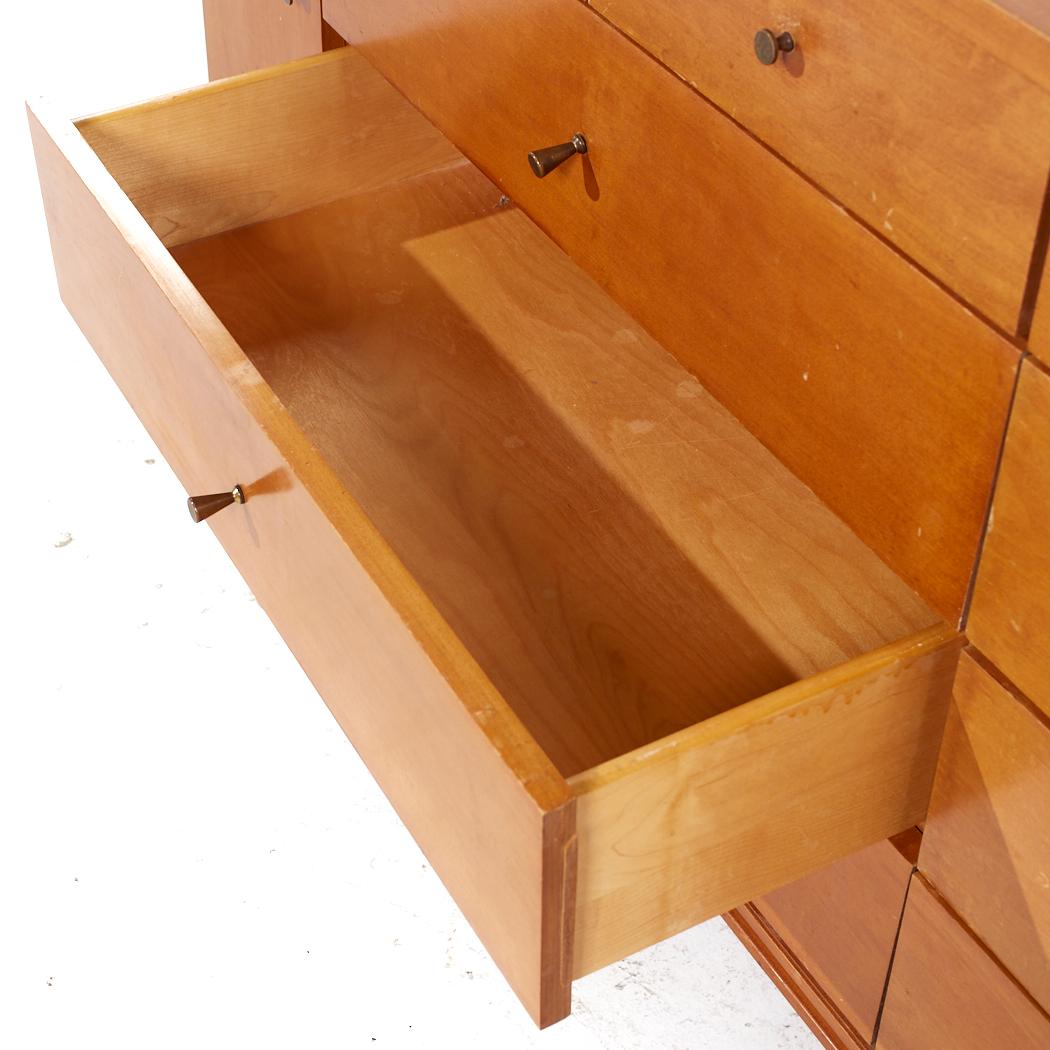 Paul McCobb for Planner Group Mid Century 20 Drawer Dresser For Sale 3