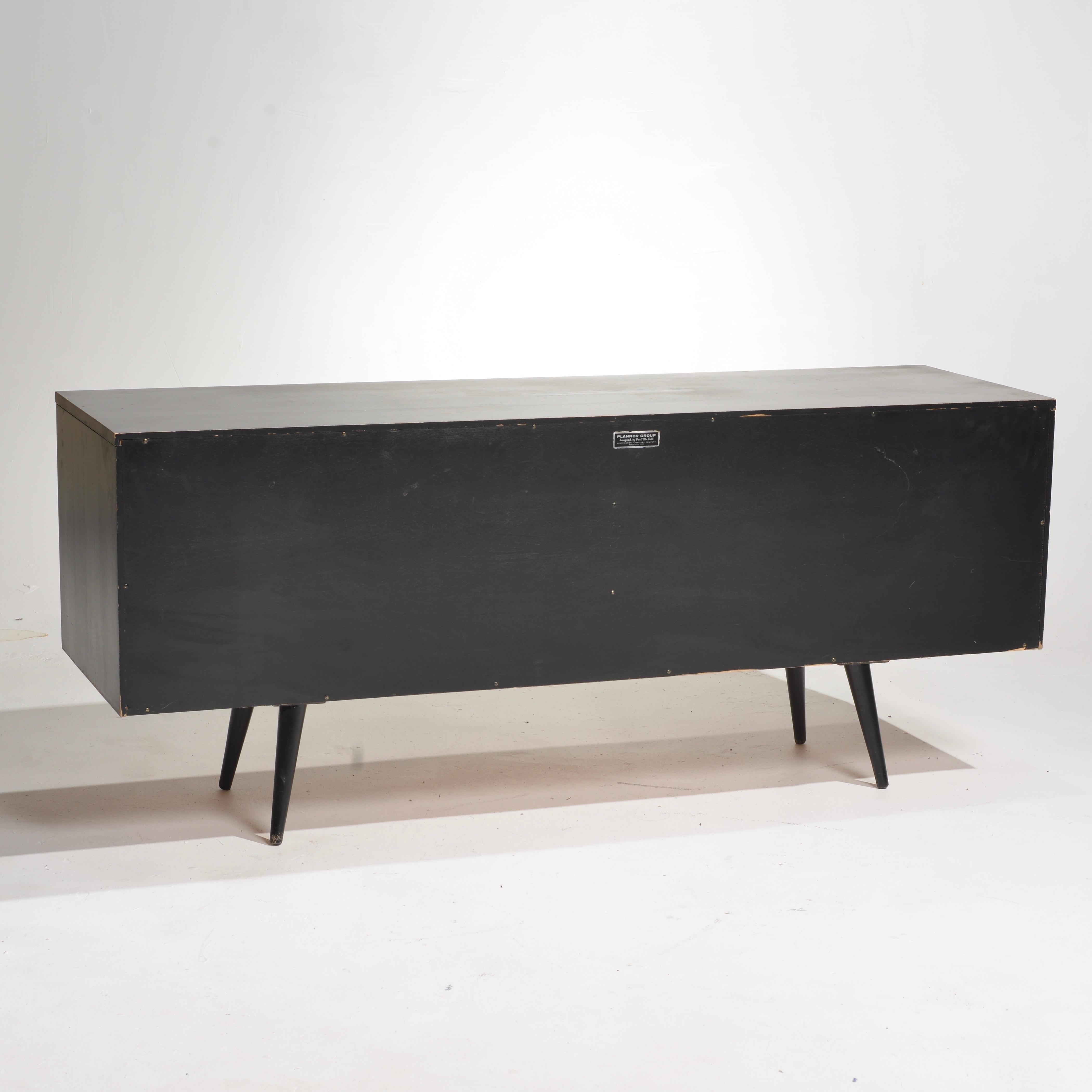 Paul McCobb per Planner Group Credenza bassa di metà secolo in lacca nera in vendita 6