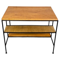 Paul McCobb für Planner Group: Beistelltisch aus Ahornholz und Schmiedeeisen im Mid-Century-Stil