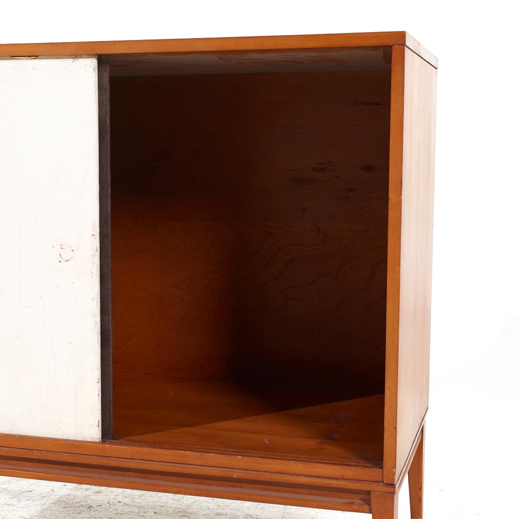 Wood Paul McCobb for Planner Group Mid Century Sliding Door Cabinet For Sale