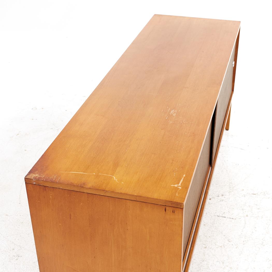 Late 20th Century Paul McCobb for Planner Group Mid Century Sliding Door Credenza For Sale