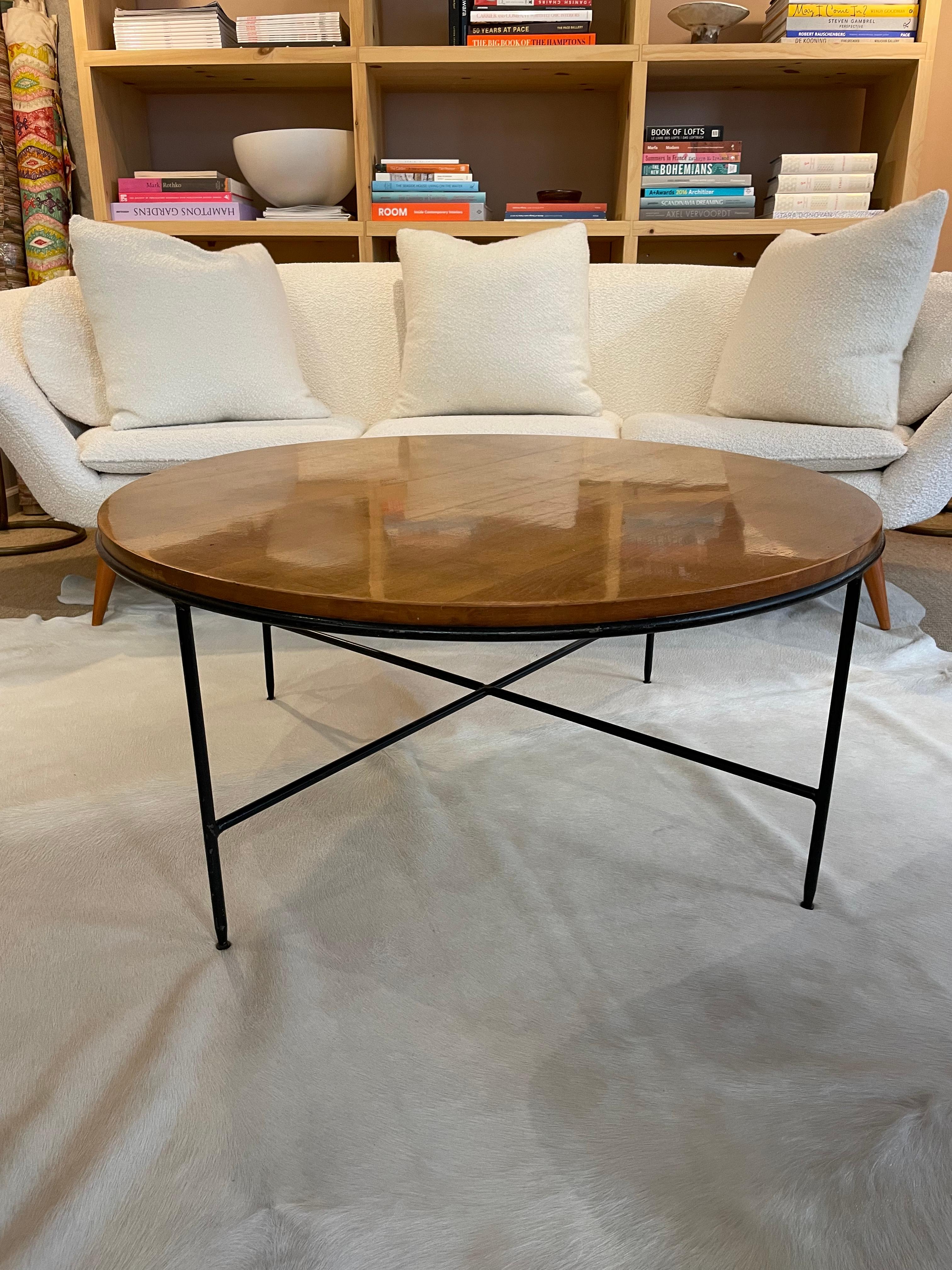 Paul McCobb for Wichendon Furniture Company Round Coffee Table In Good Condition In New York, NY