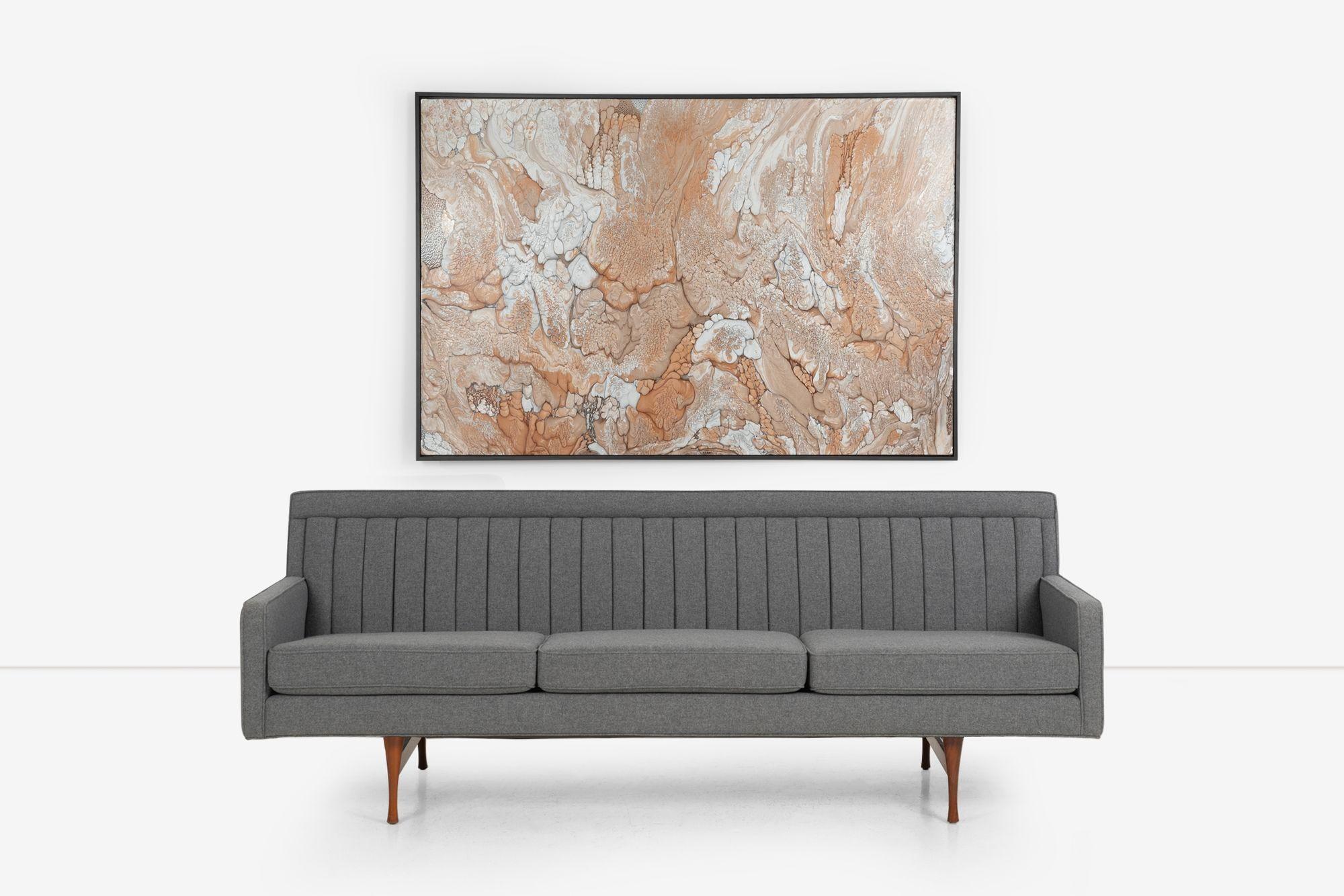 Paul McCobb for Widdicomb Chanel back Three-Seat Sofa in reupholstered in Gray Flannel.
Pieds en noyer massif huilé.
Dimensions :
82