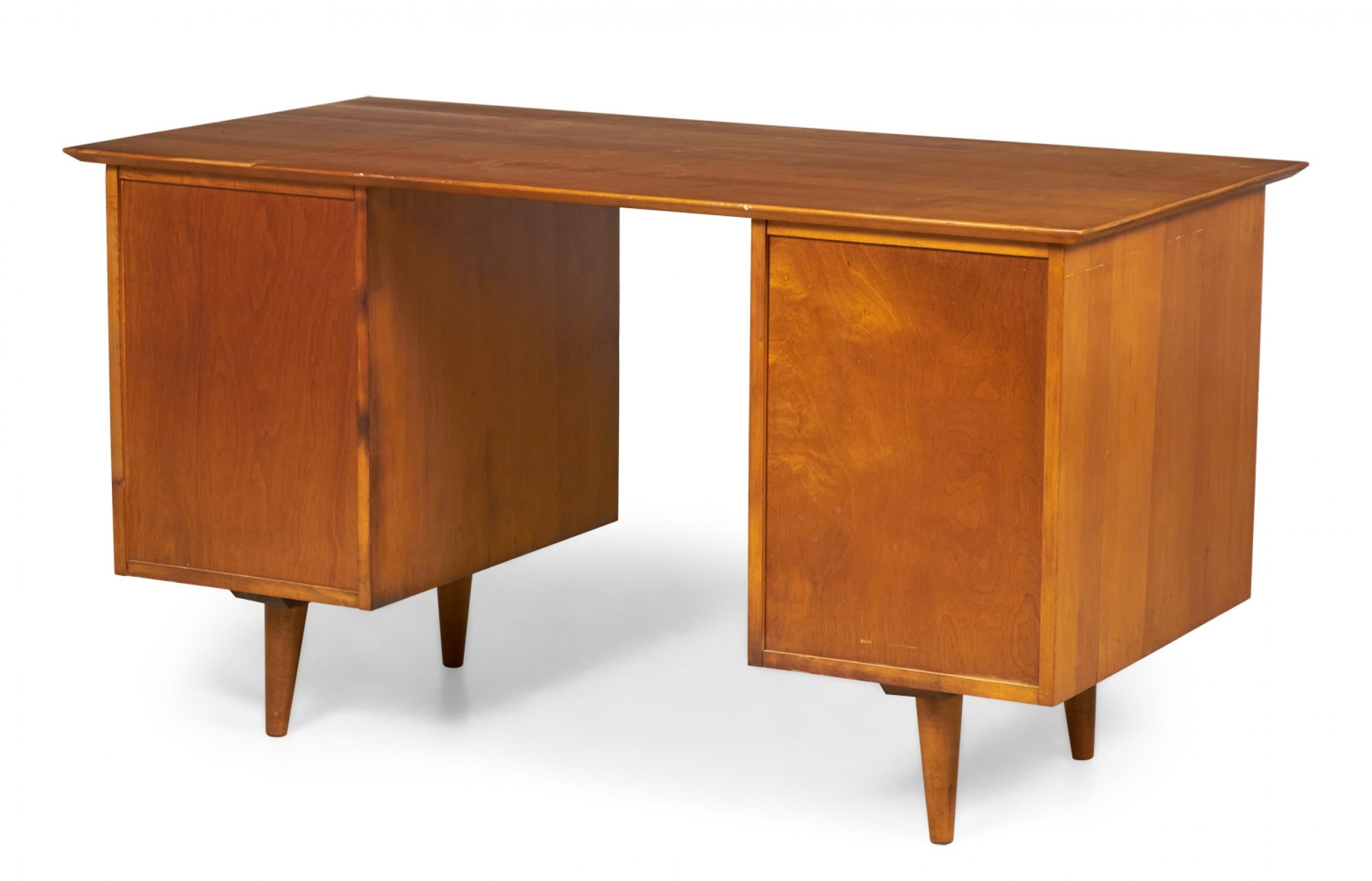 American Paul McCobb for Winchendon Maple Double Pedestal Desk For Sale