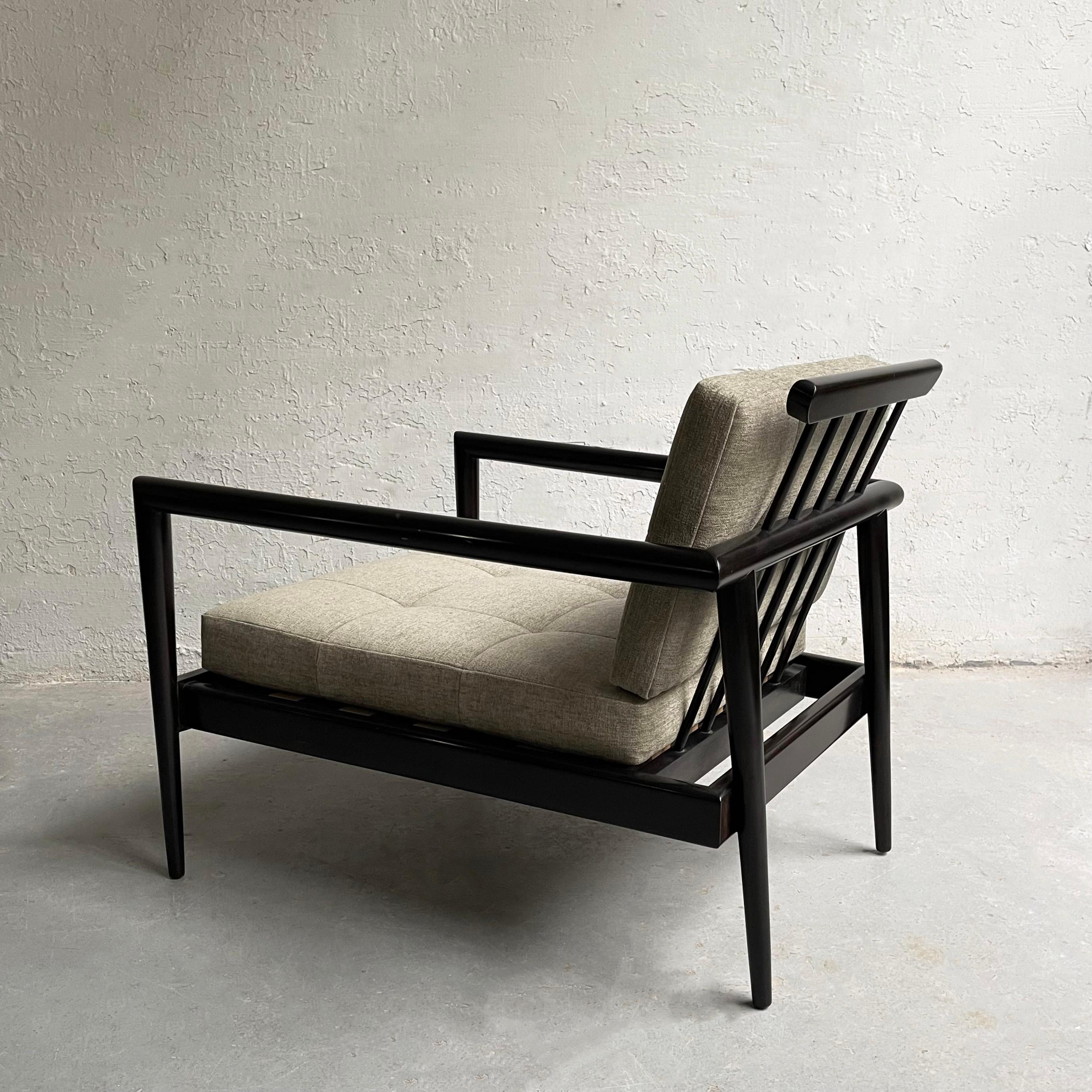 Paul McCobb für Winchendon Ahorn Spindle Back Lounge Chair im Zustand „Gut“ im Angebot in Brooklyn, NY