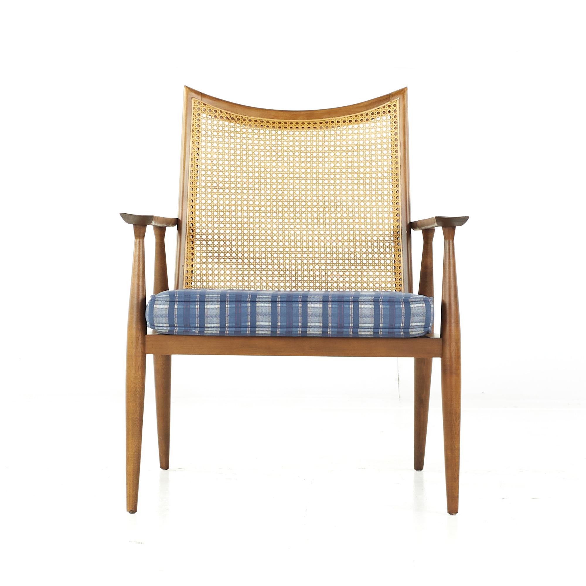 Paul McCobb for Winchendon Mid-Century Cane and Walnut Lounge Chairs, Pair In Good Condition For Sale In Countryside, IL