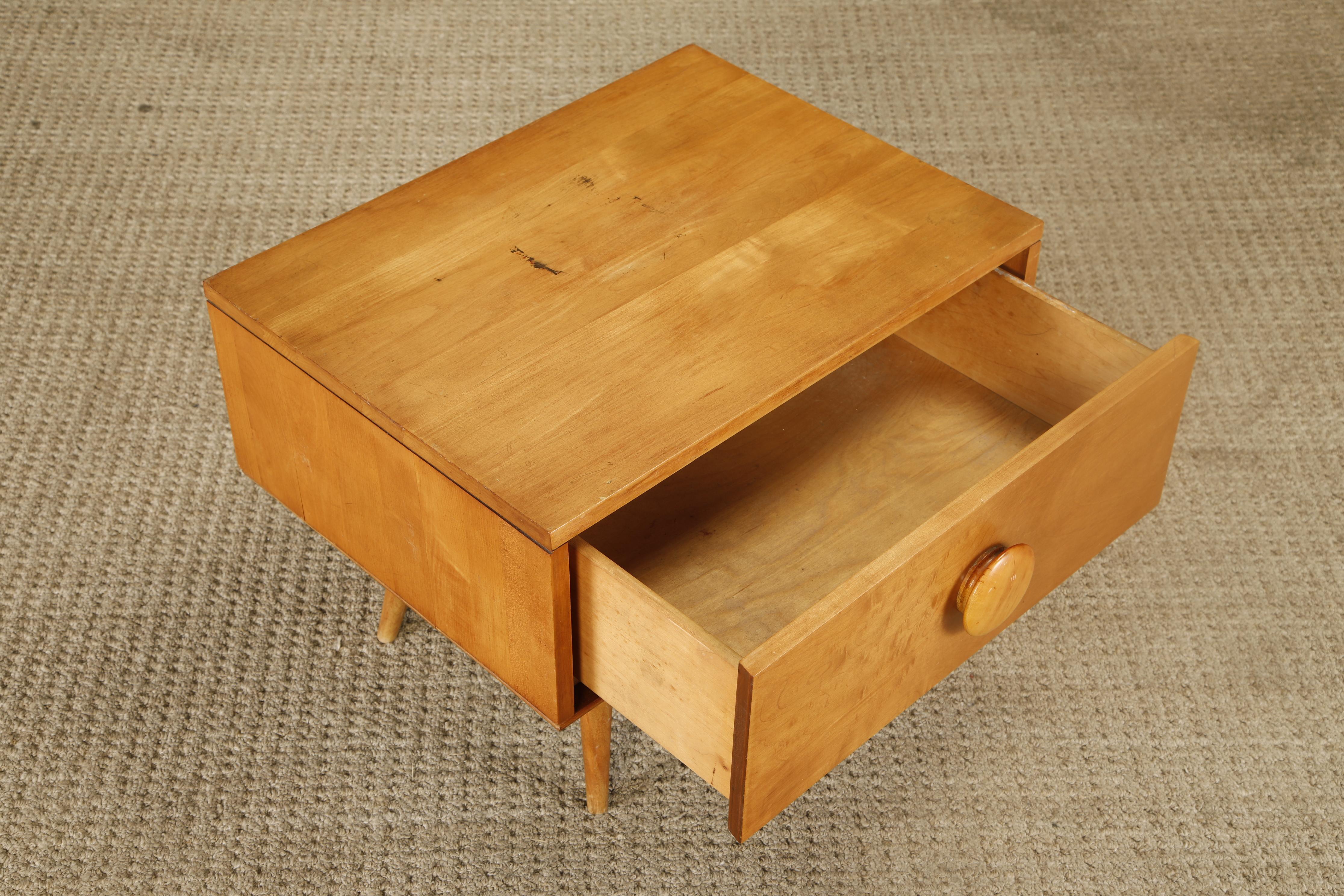 Paul McCobb pour Winchendon Planner Group Table de nuit / table d'appoint, années 1950, signée en vente 6