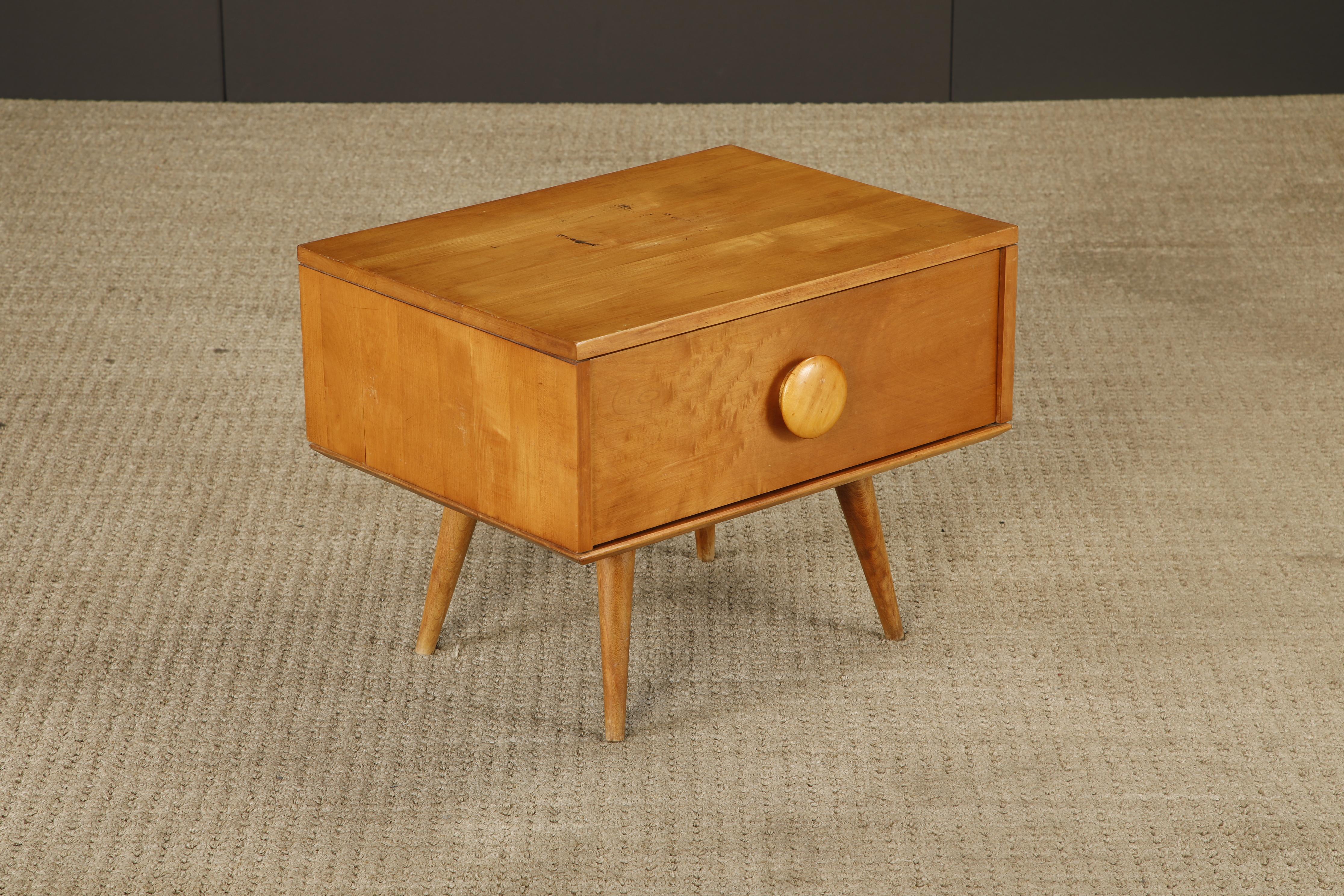 Milieu du XXe siècle Paul McCobb pour Winchendon Planner Group Table de nuit / table d'appoint, années 1950, signée en vente