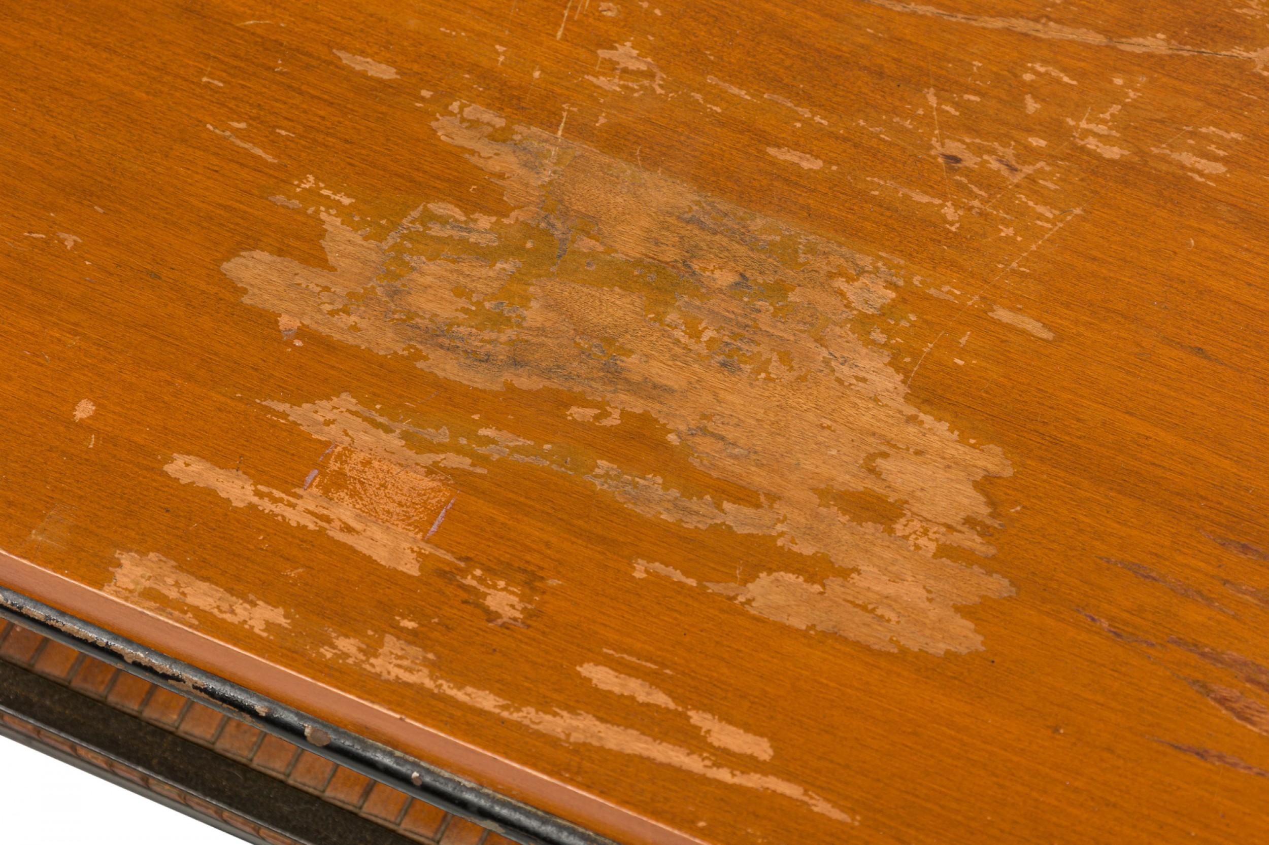 Fer Table basse Planner de Paul McCobb pour Winchendon en bois et fer à deux tiroirs en vente