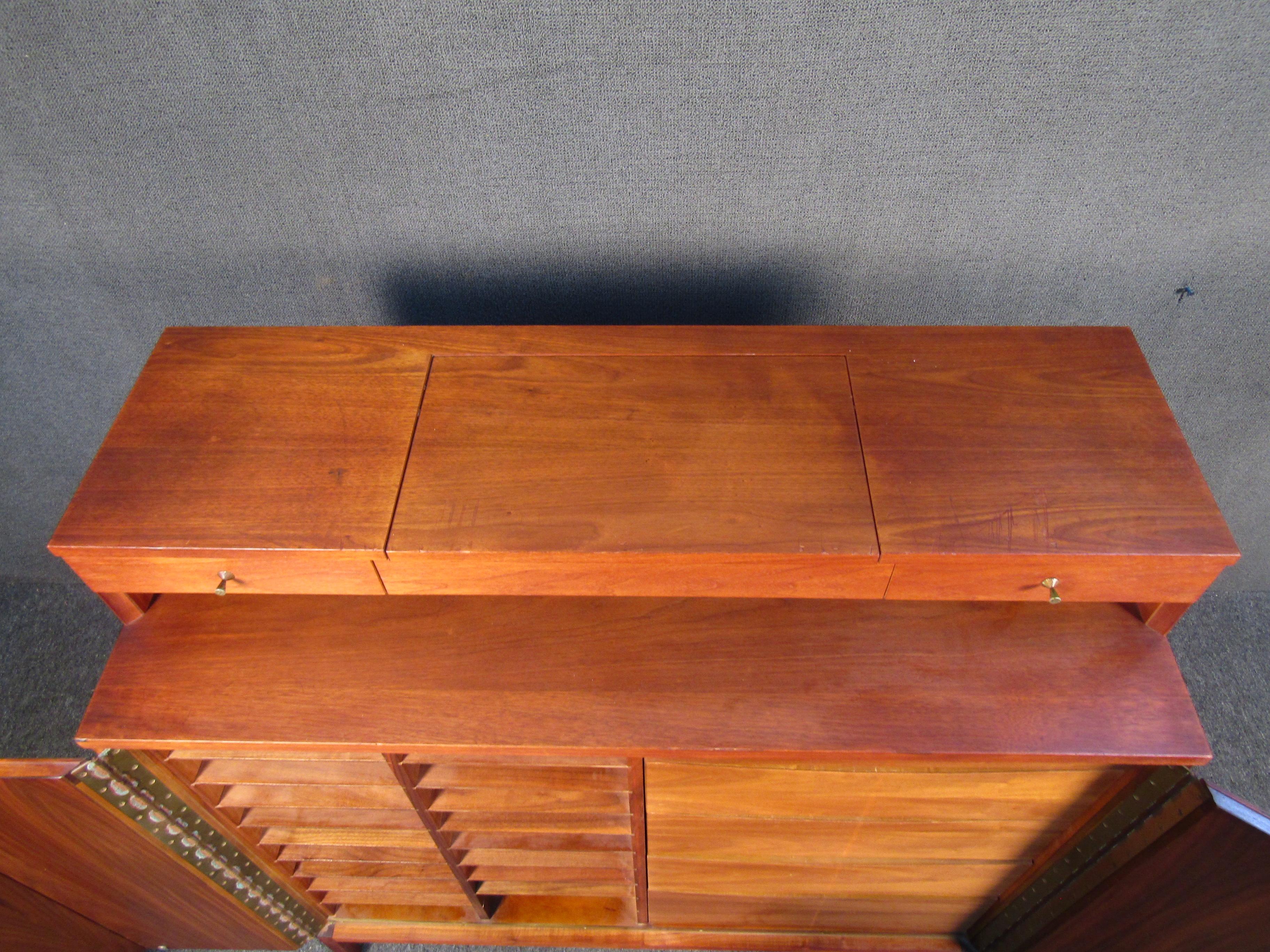 Paul McCobb Gentleman's Chest Irwin Collection for Calvin Furniture 2
