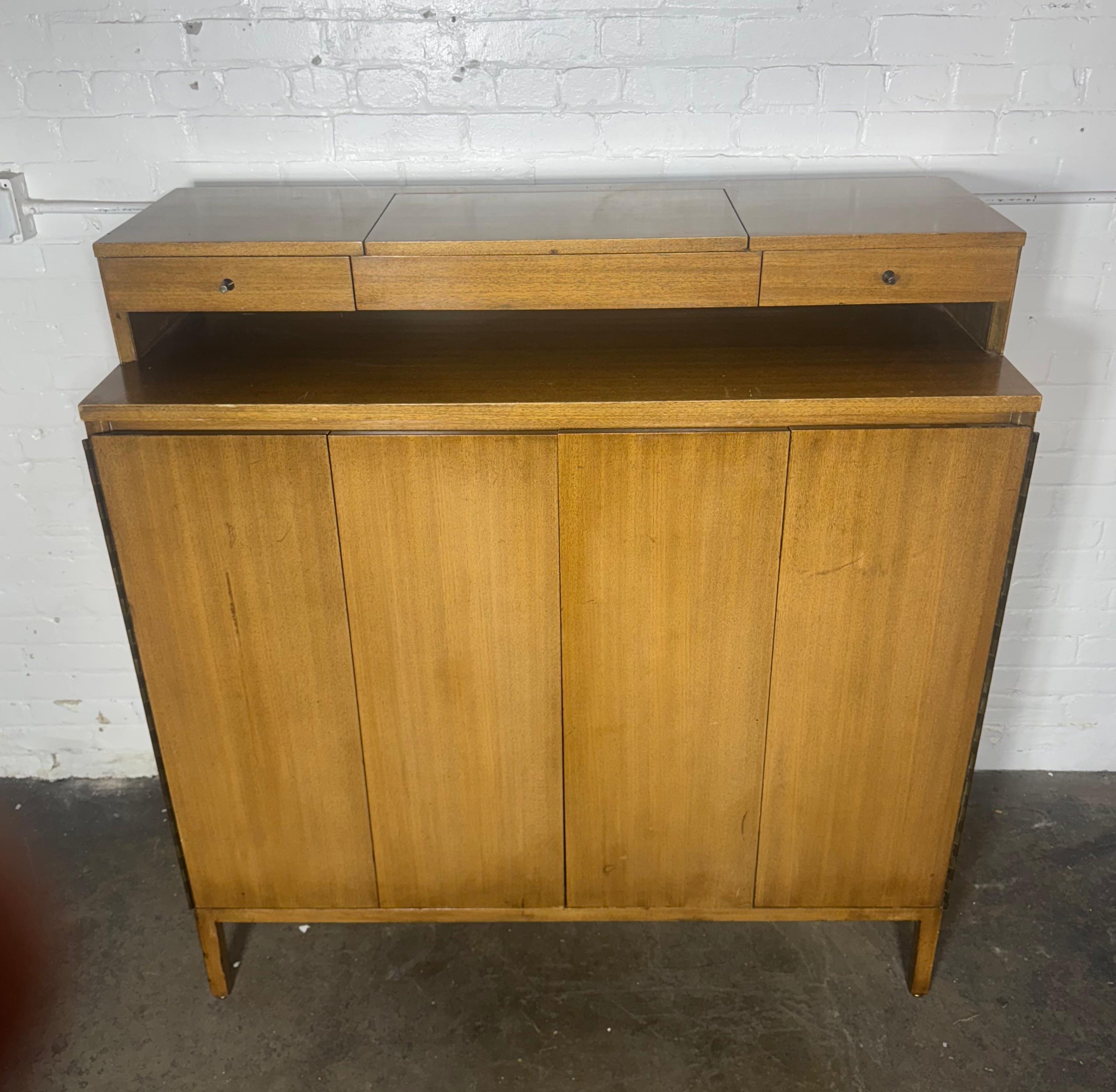 Cassapanca alta da uomo Paul McCobb Irwin Furniture per Calvin Furniture, 1956 In condizioni buone in vendita a Buffalo, NY