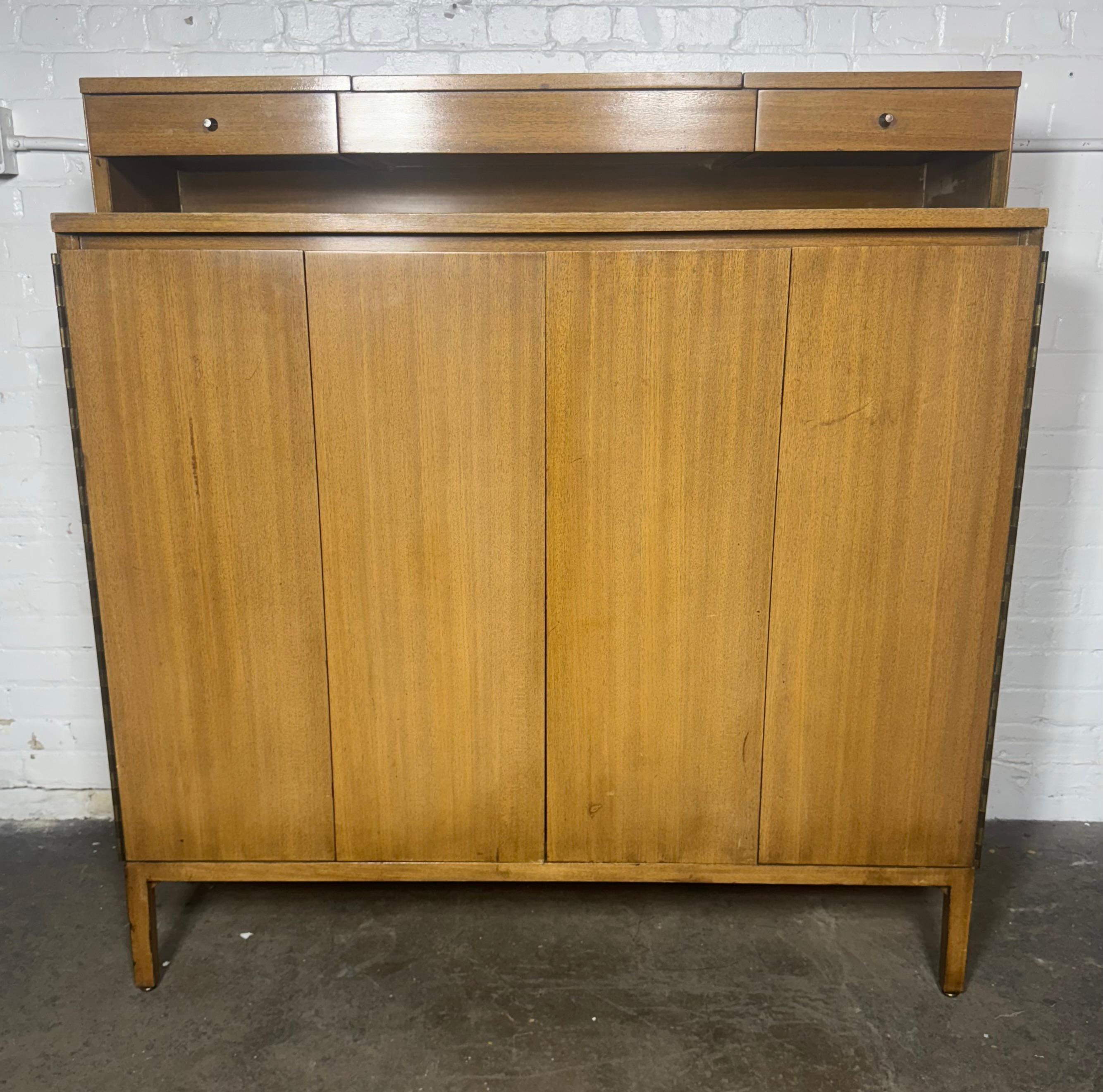 Metà XX secolo Cassapanca alta da uomo Paul McCobb Irwin Furniture per Calvin Furniture, 1956 in vendita