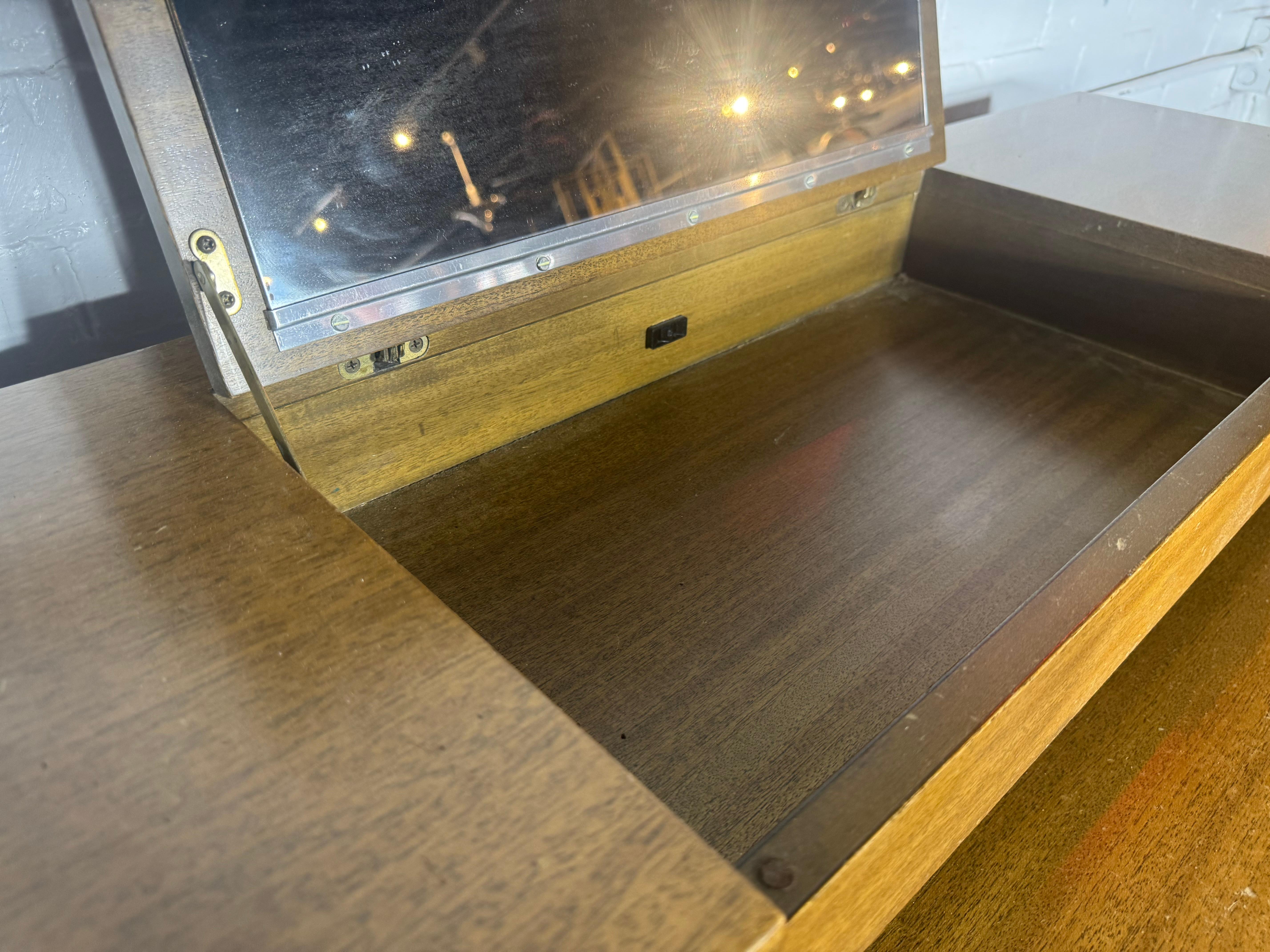 Cassapanca alta da uomo Paul McCobb Irwin Furniture per Calvin Furniture, 1956 in vendita 1