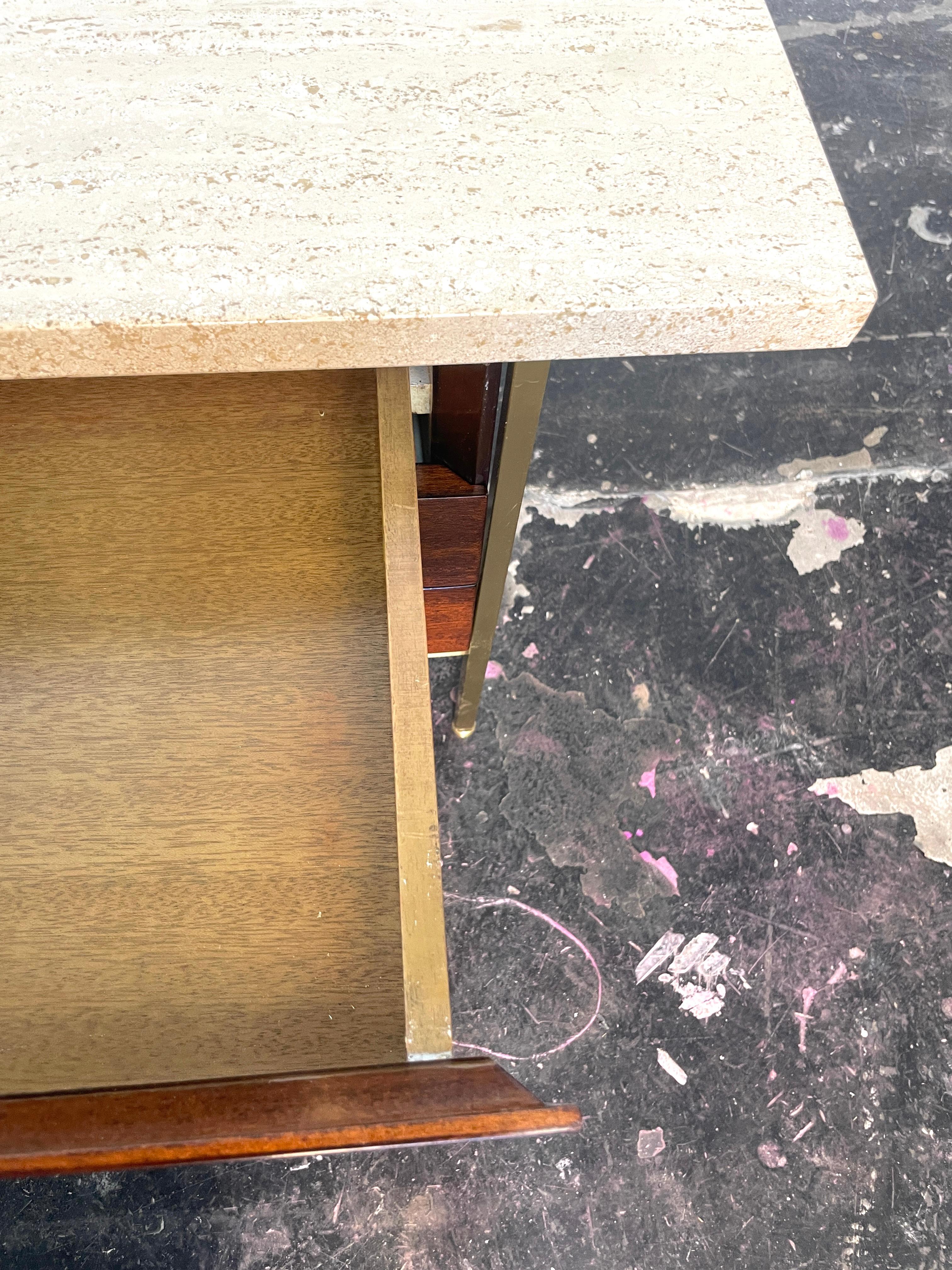 Table basse Irwin Collection Paul McCobb en laiton et travertin - Calvin Furniture en vente 3