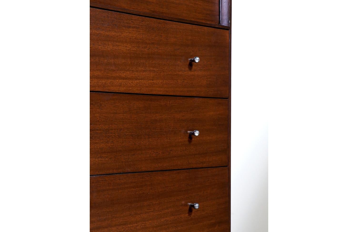 Expertly Restored - Paul McCobb “Irwin Collection” Chest of Drawers For Sale 3