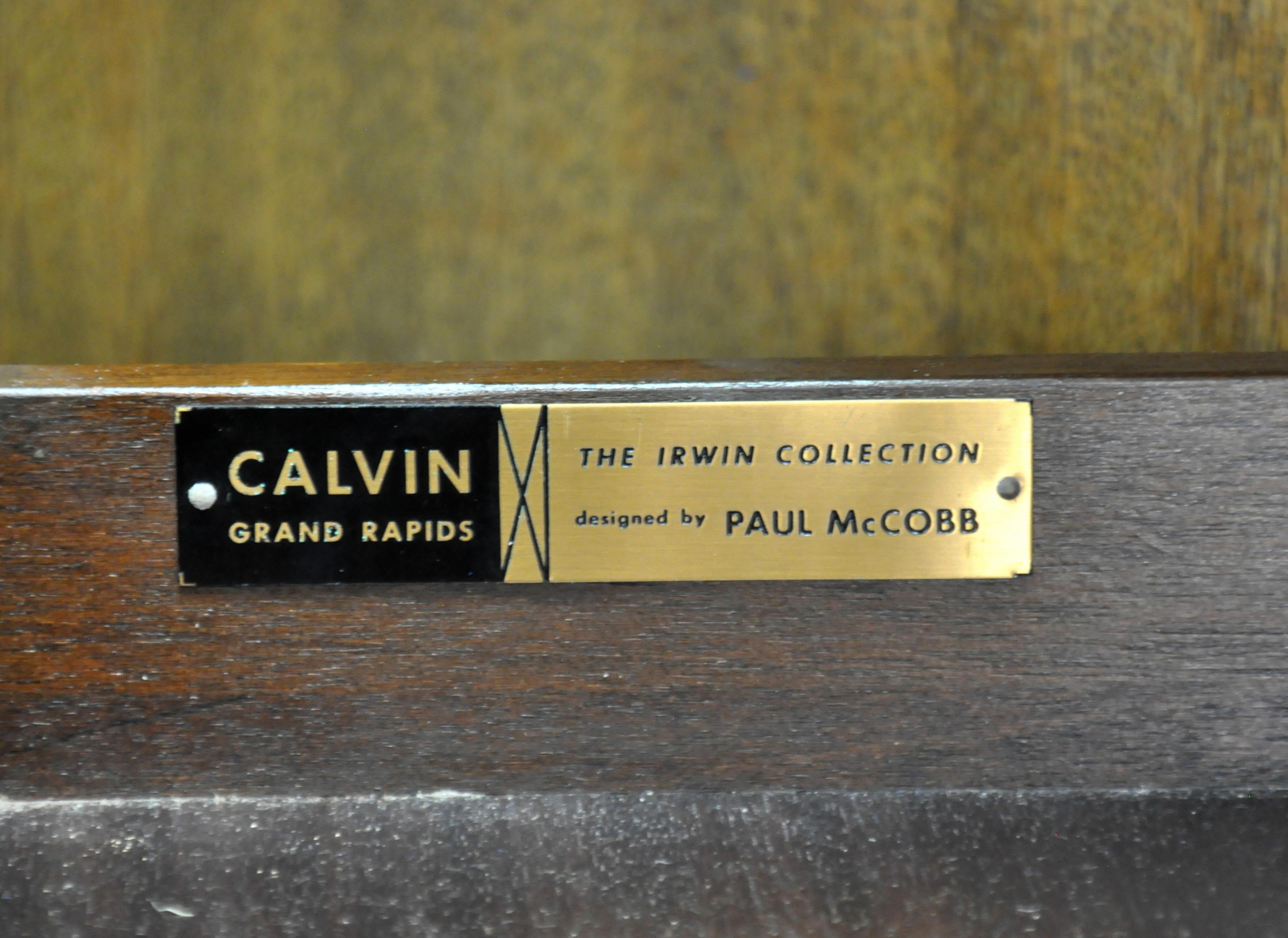 Crédence Paul McCobb Irwin Collection en acajou et laiton par Calvin en vente 7