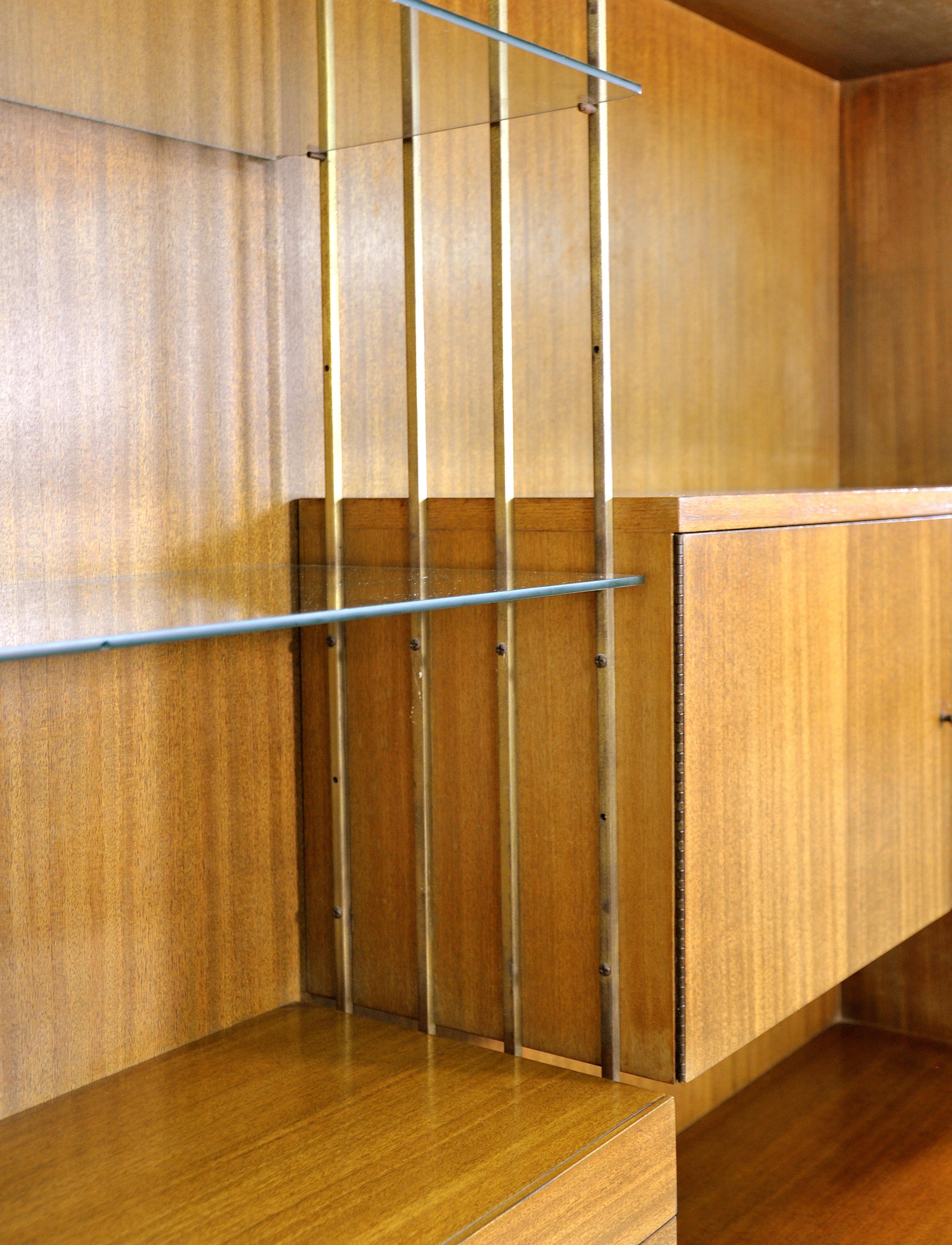 Paul McCobb Irwin Collection Mahogany and Brass Credenza by Calvin In Good Condition For Sale In Miami, FL