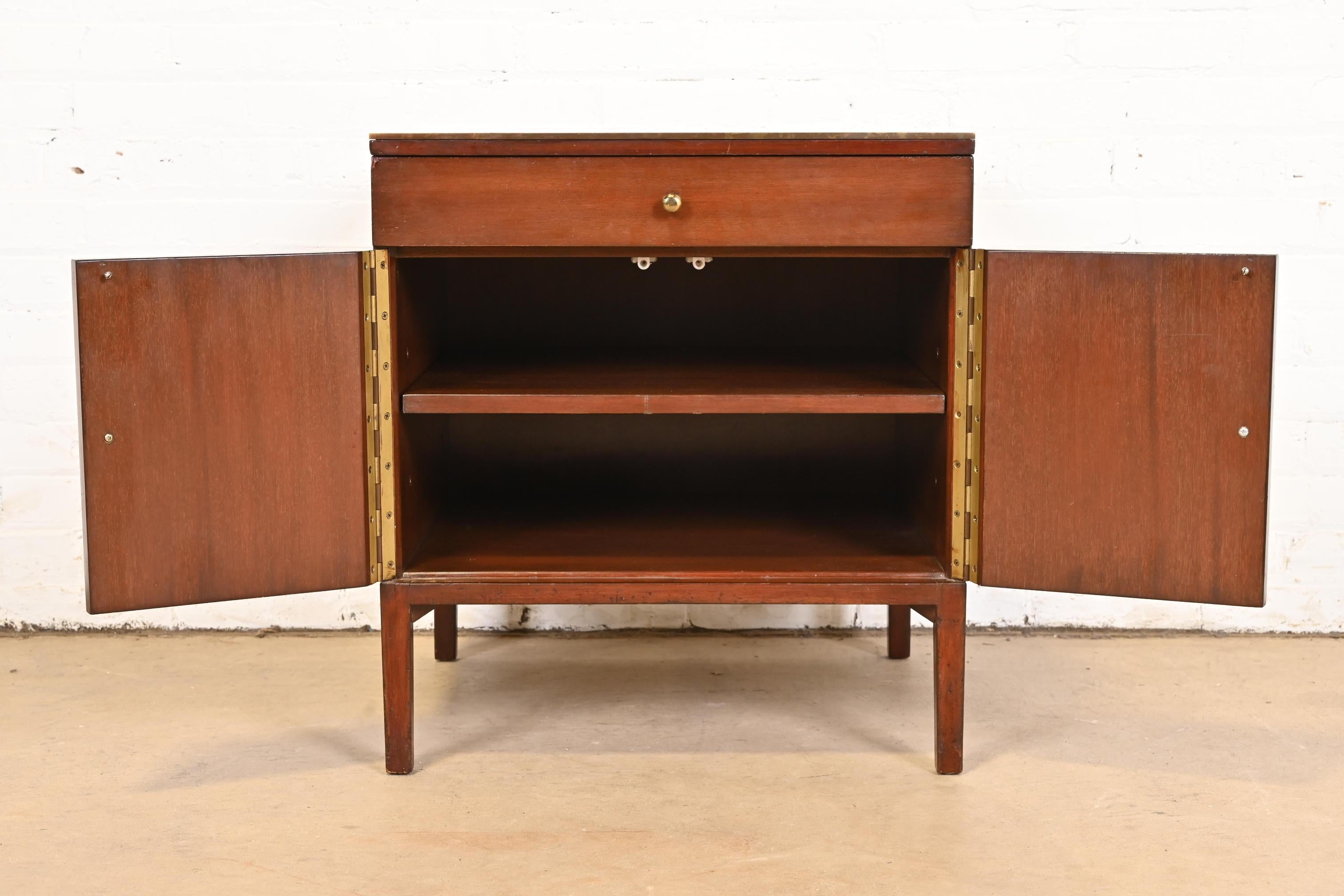 Paul McCobb Irwin Collection Mahogany and Brass Nightstand, 1950s For Sale 4