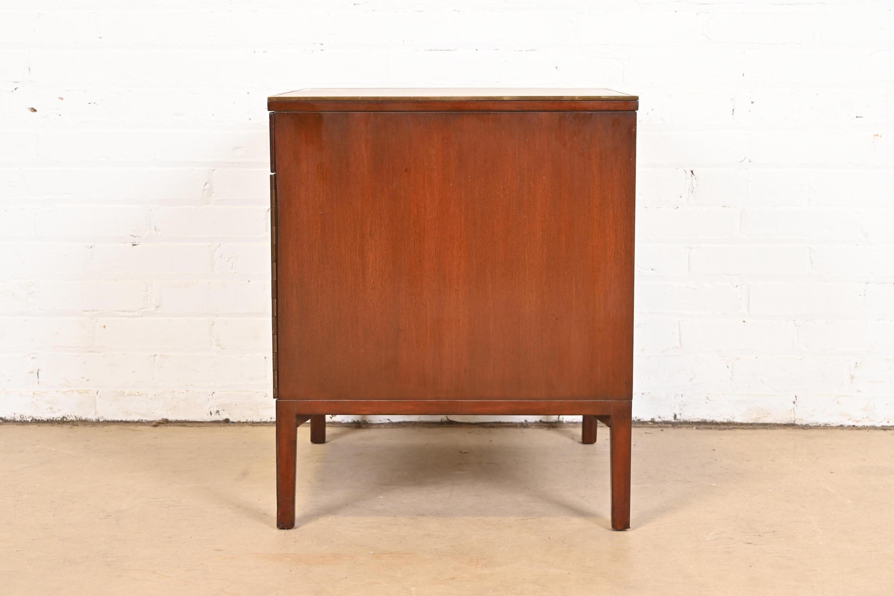 Paul McCobb Irwin Collection Mahogany and Brass Nightstand, 1950s For Sale 6